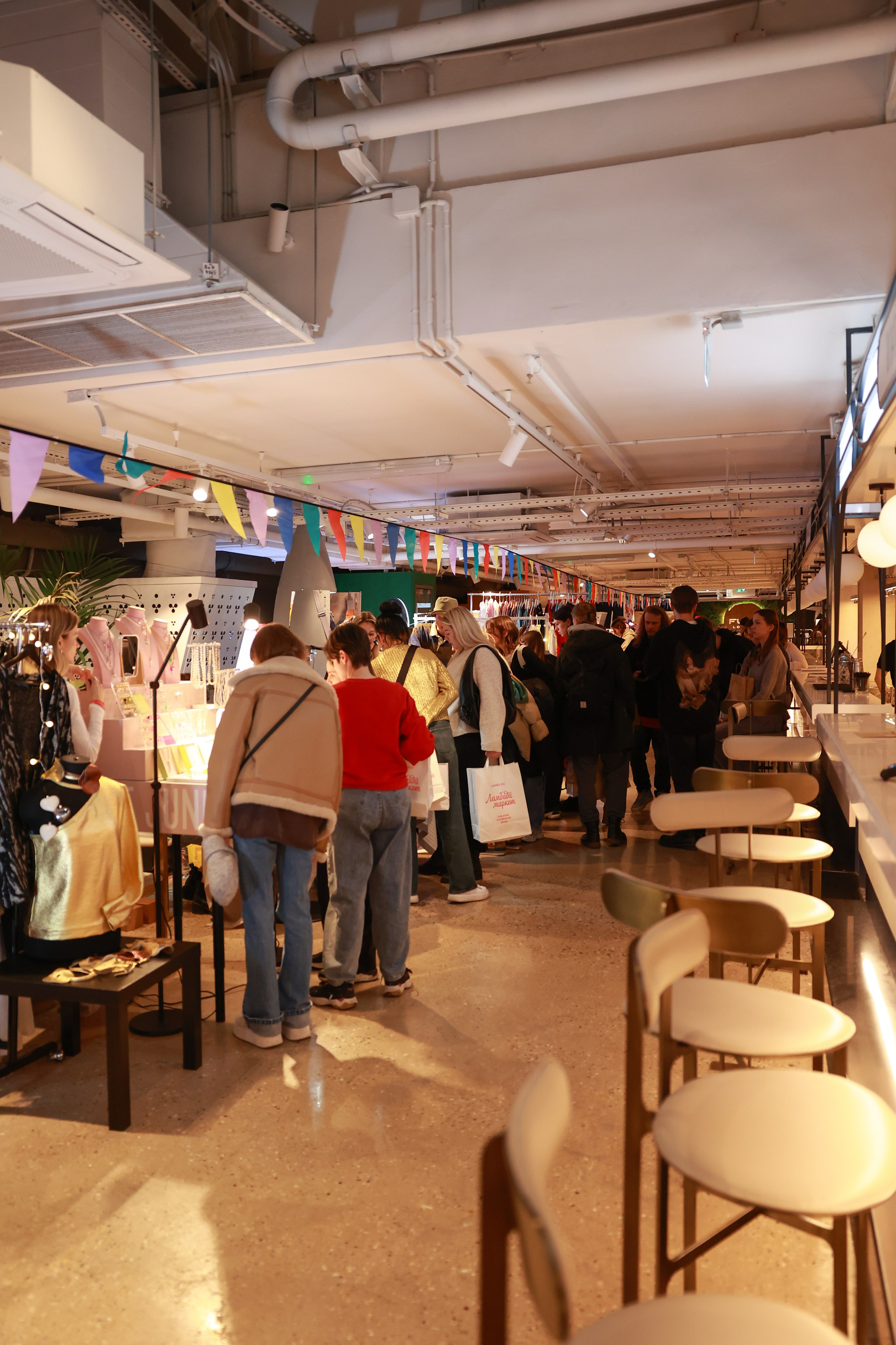 23–24 декабря 2023 в «Три вокзала. Депо» / День 1. Фотоотчеты «Ламбада-маркета»