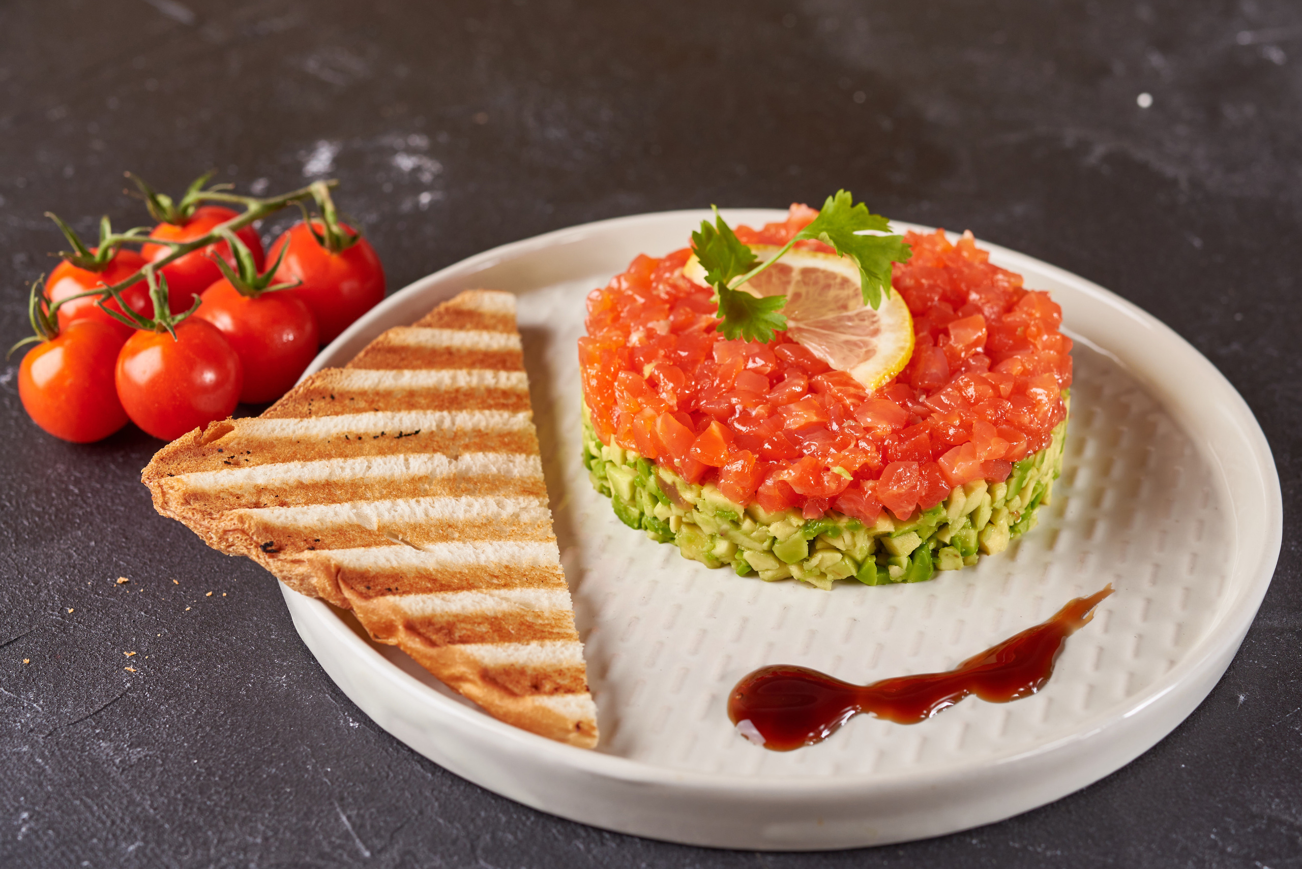 тар-тар из лосося, фуд-фотограф, фуд-фотограф в Москве, фуд-фото, фото для меню, съемка блюд, съемка для меню, фотосъемка меню, фотосъемка для меню, фуд-фотограф Валентин Звегинцев, фуд-фотограф Москва, фуд-фото, фуд-фото Москва