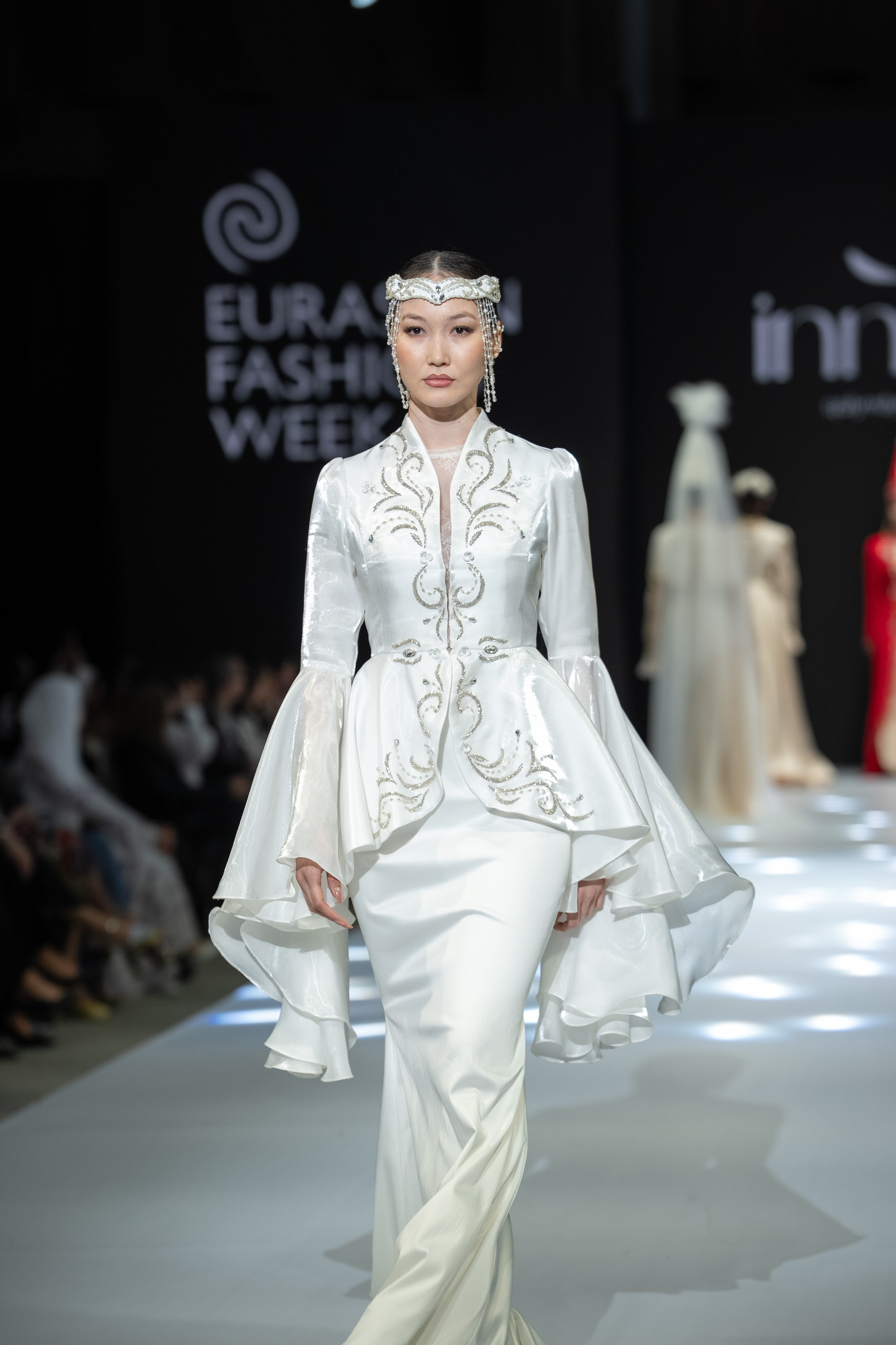 EURASIAN FASHION WEEK Innes. Сайт Алматинского НЮ АРТ, будуар и фэшн фотографа Дениса Карпенко