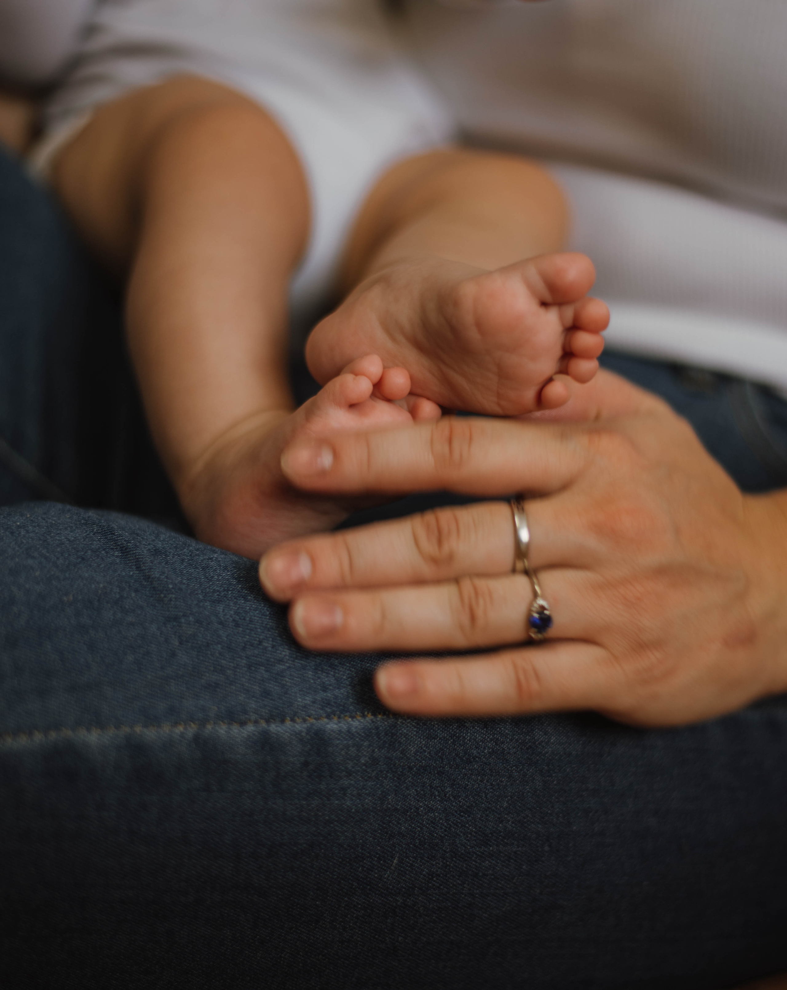 В объятиях мамы. Фотограф Углич, Рыбинск, Ярославль Ксения Соколова