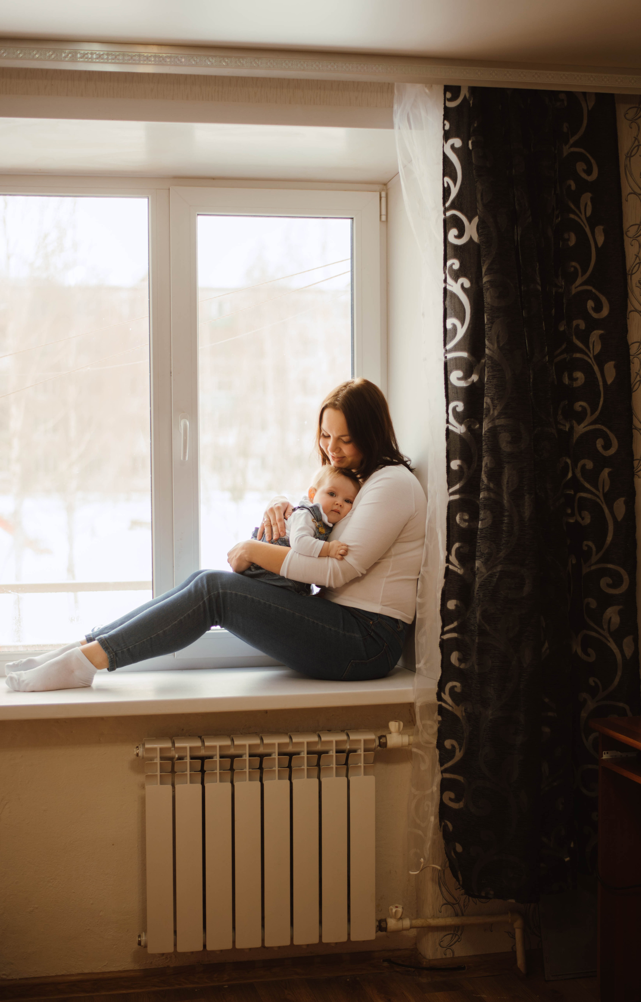 В объятиях мамы. Фотограф Углич, Рыбинск, Ярославль Ксения Соколова