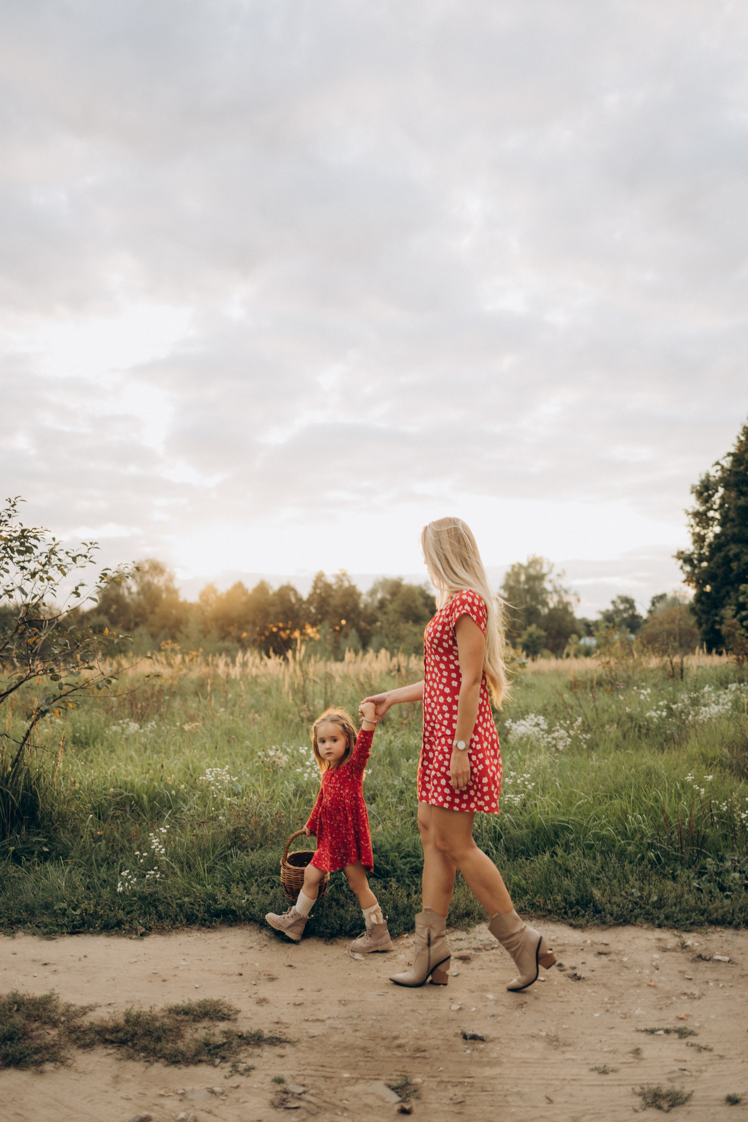 Мама и дочка (5.09.2025) г. Жуков (Калужская обл.)