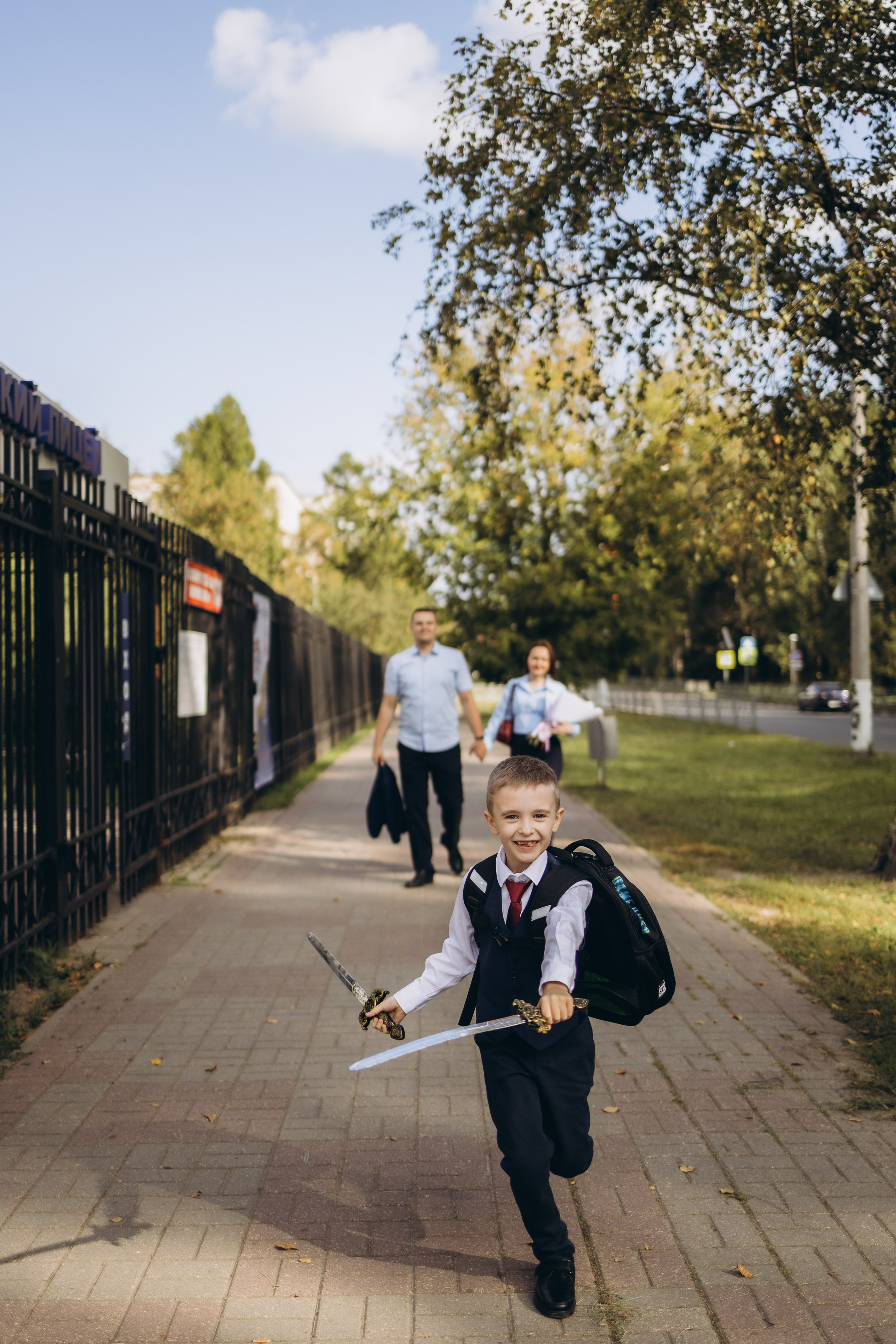 Первая школьная фотография Димули (1.09.2025 г.) г. Обнинск (Калужская обл.). Надежда Стар семейный и церковный фотограф в Жукове и Калужской области