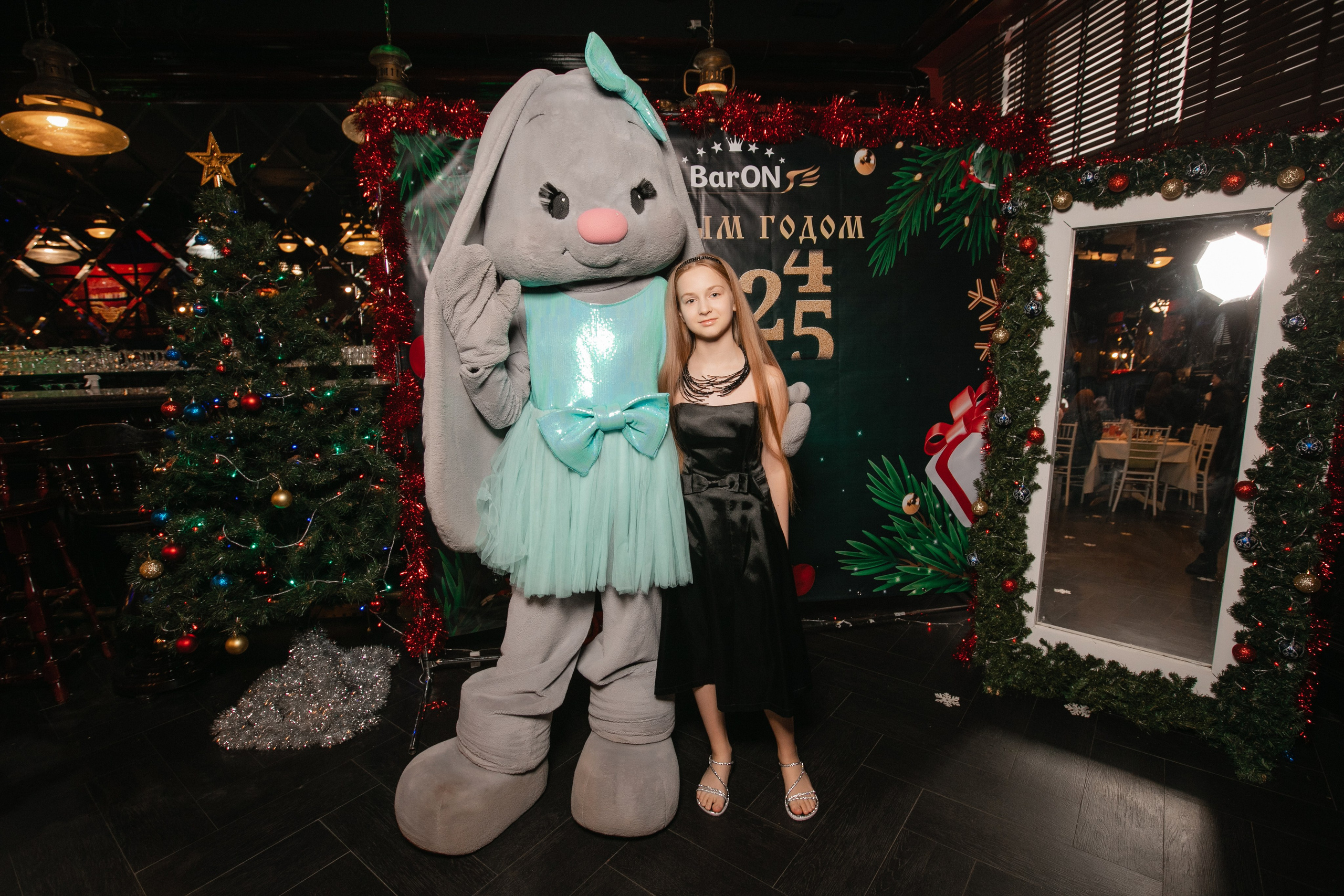 Автограф дети 2024. Новогодний праздник. Роман Урумбаев фотограф Нижневартовск