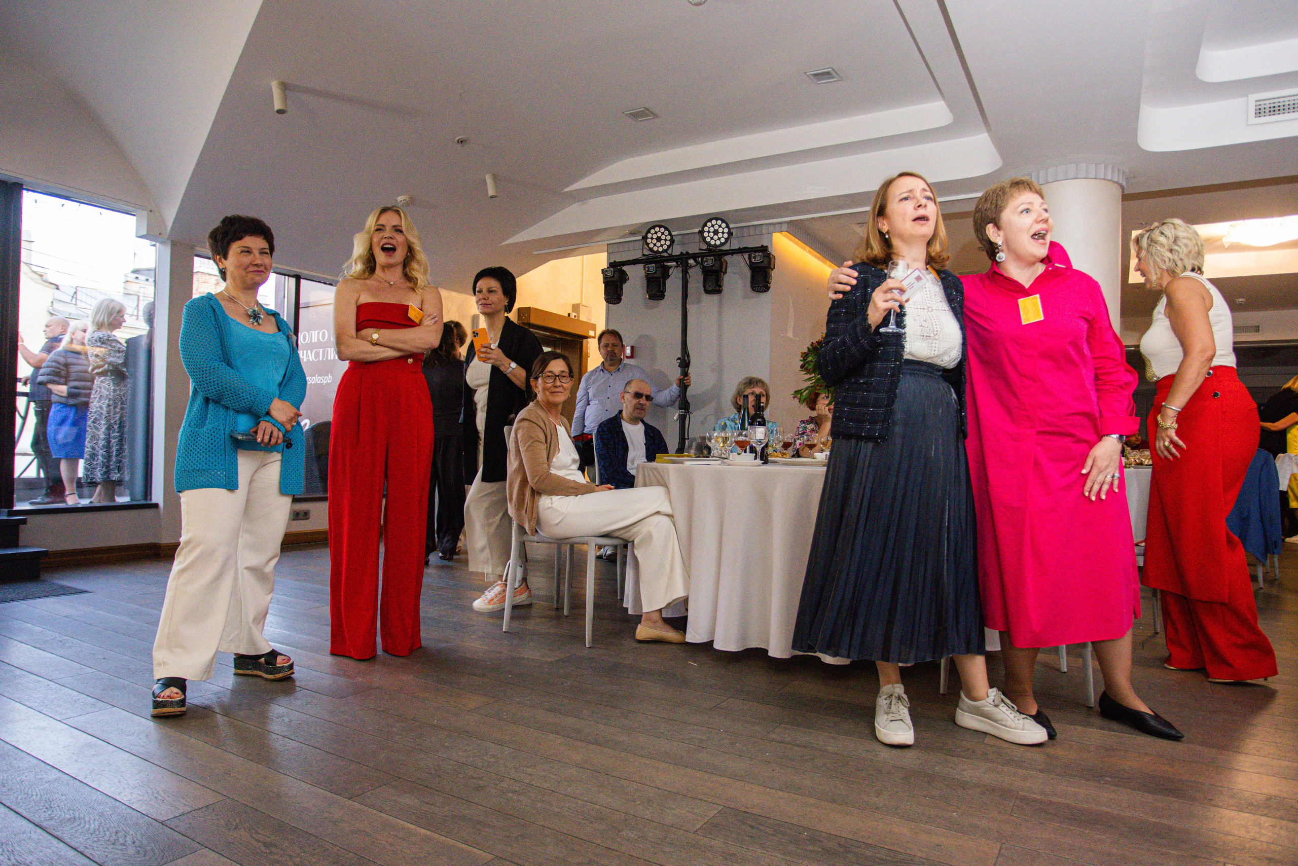 Встреча выпускников. Стоматологи СПб. Семейный фотограф в Вышнем Волочке — Ульяна Иванова | Фотосессии для всей семьи