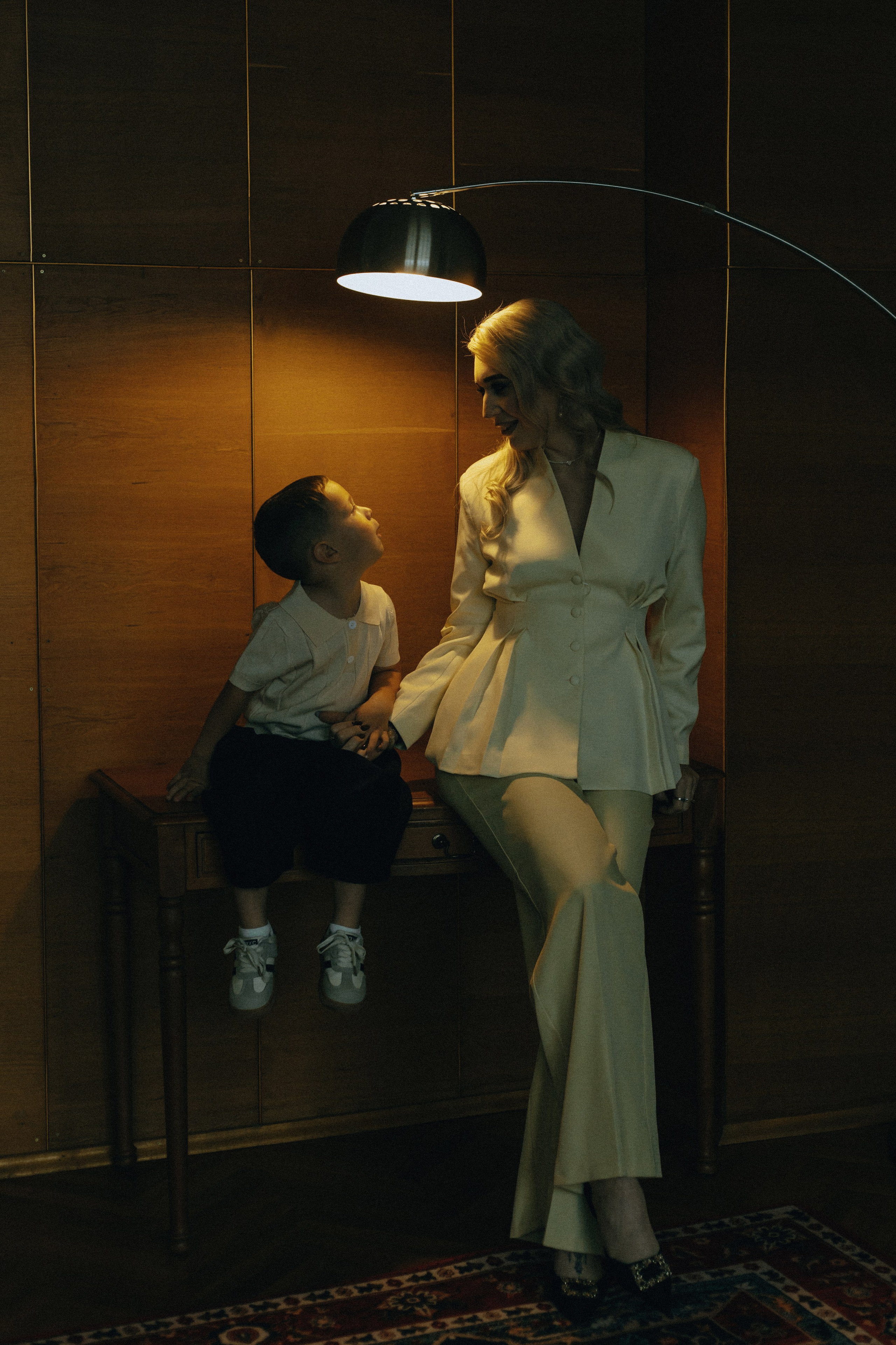 Под светом лампы. Фотограф в Белгороде Анастасия Веленгурская