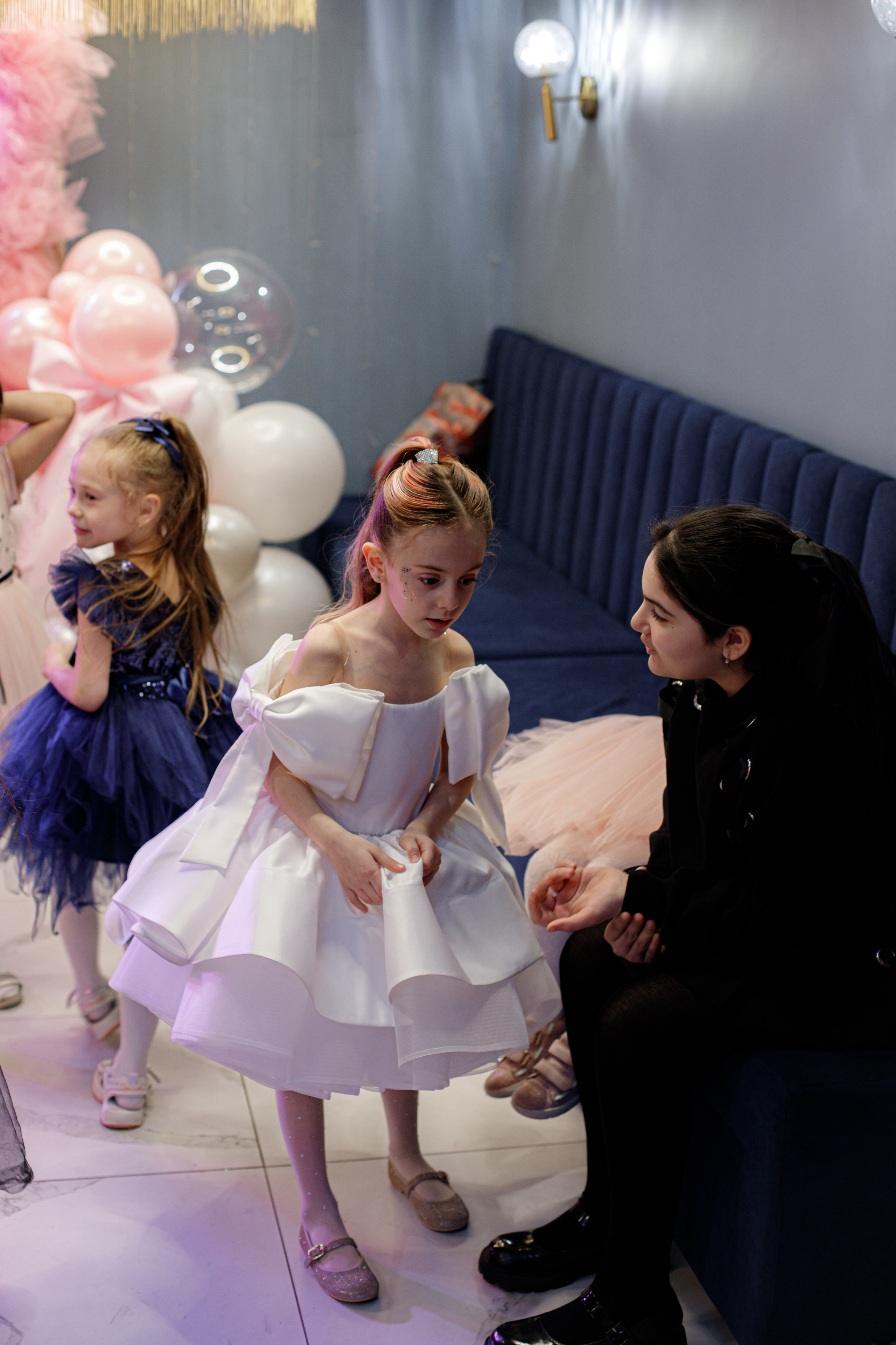 ASIA'S BIRTHDAY PARTY. Photokarish