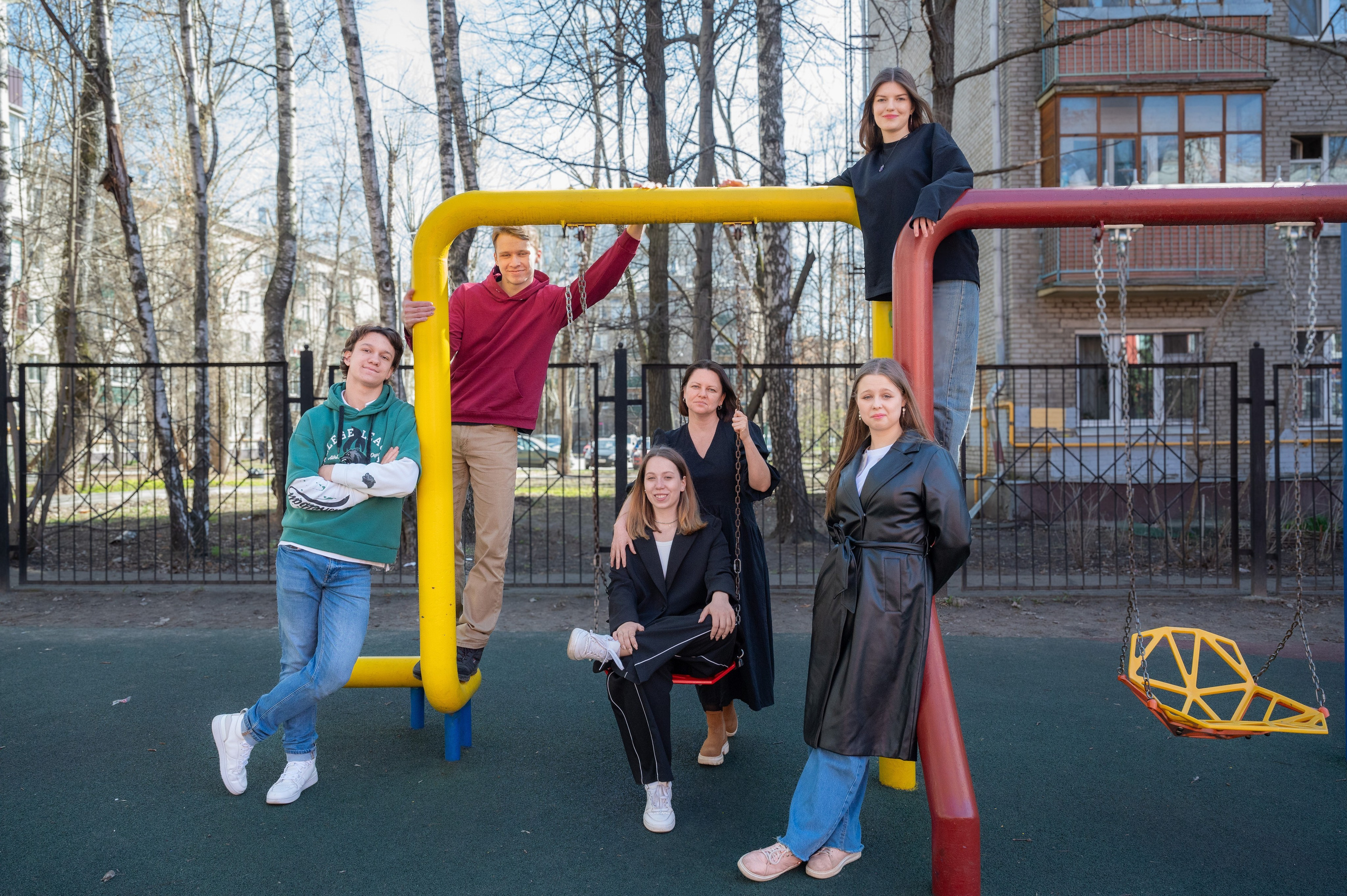 Школьникам. Антон и Татьяна Денисенко