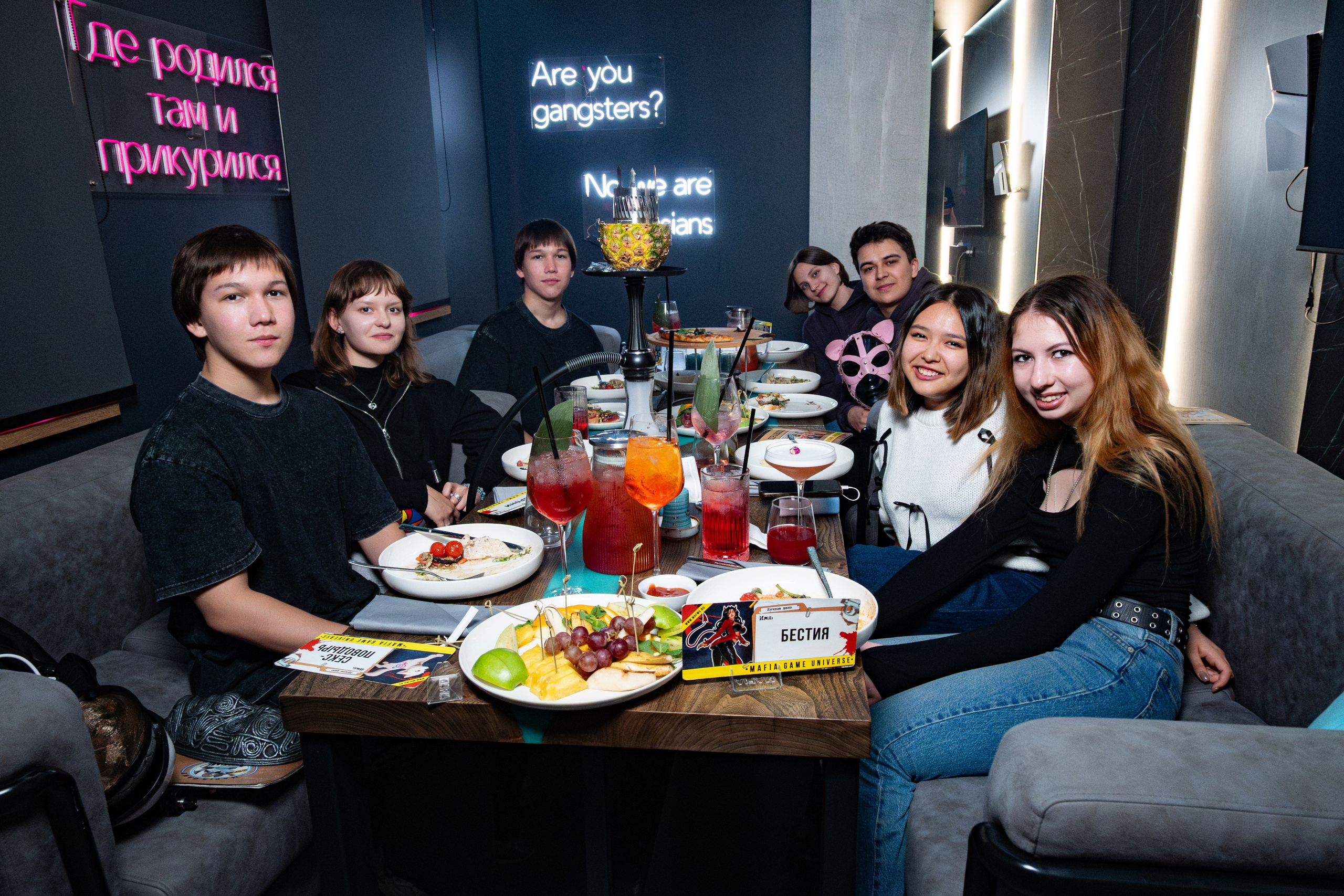 Репортаж на турнире по игре Мафия в «Мятном еноте». Фотограф мероприятий в Москве