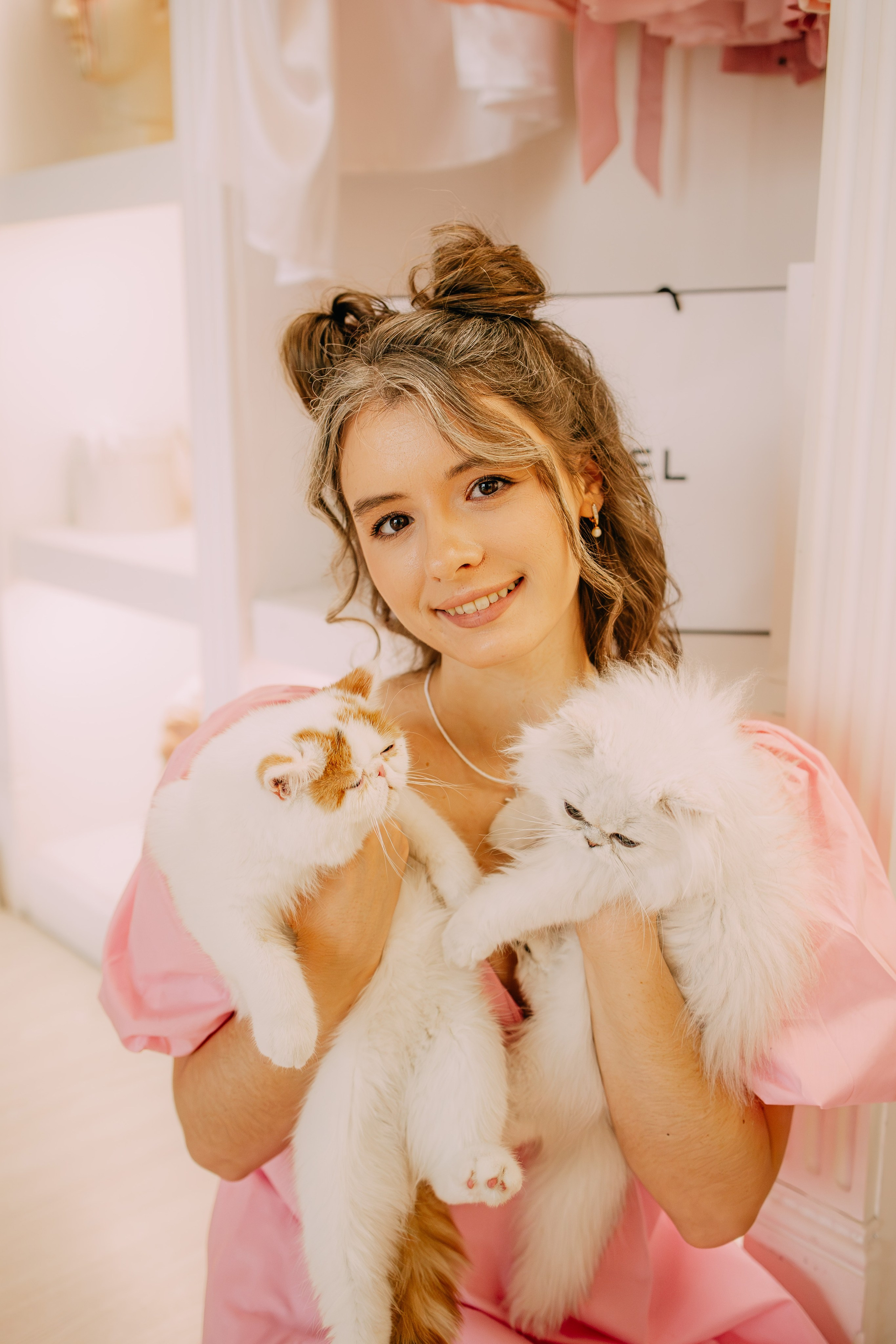 Султан, Мэй Мэй и Шанталь и их семья