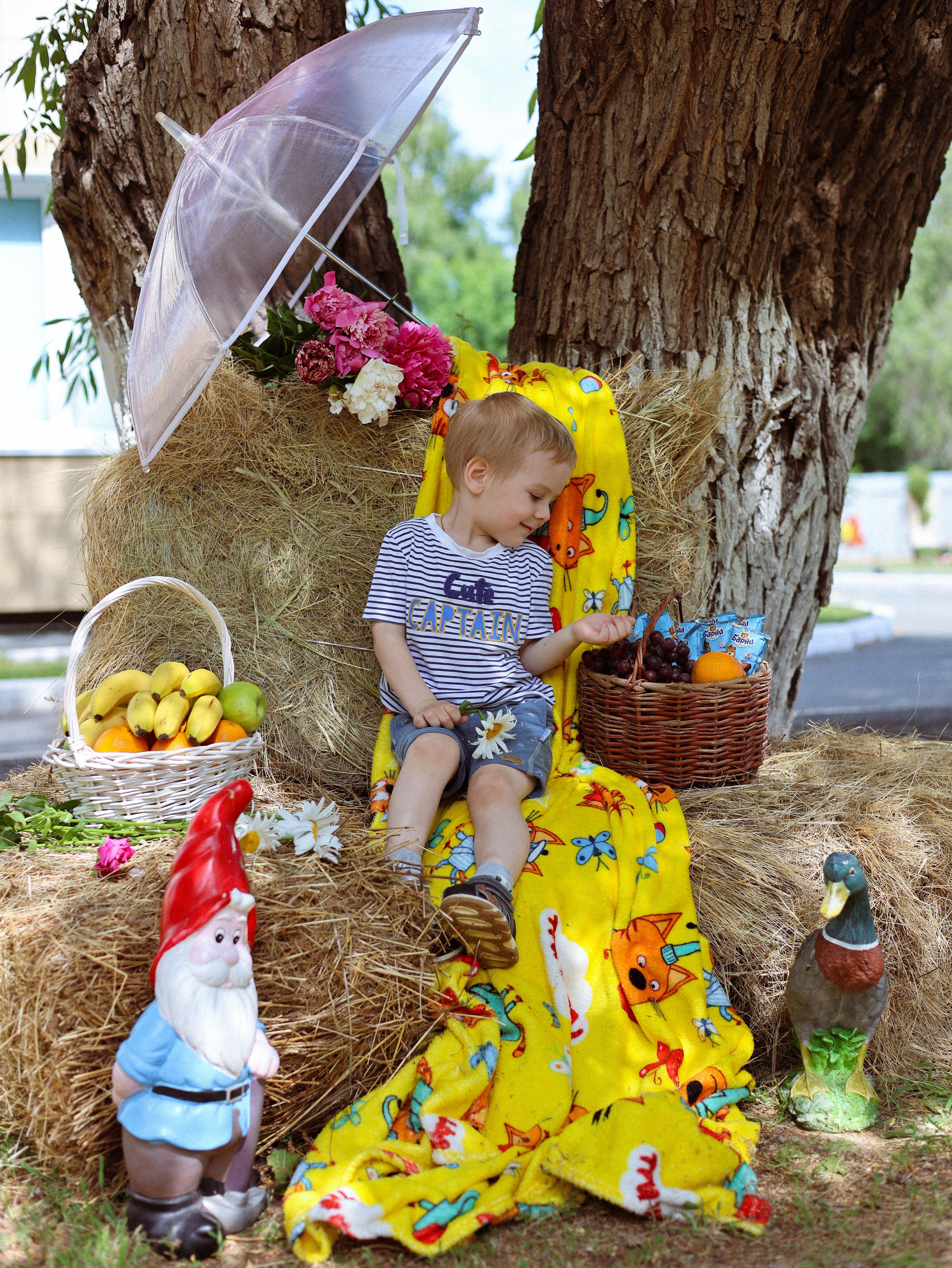 Тематическая летняя съемка в детском саду. Мания, портретный фотограф в городе Оренбург