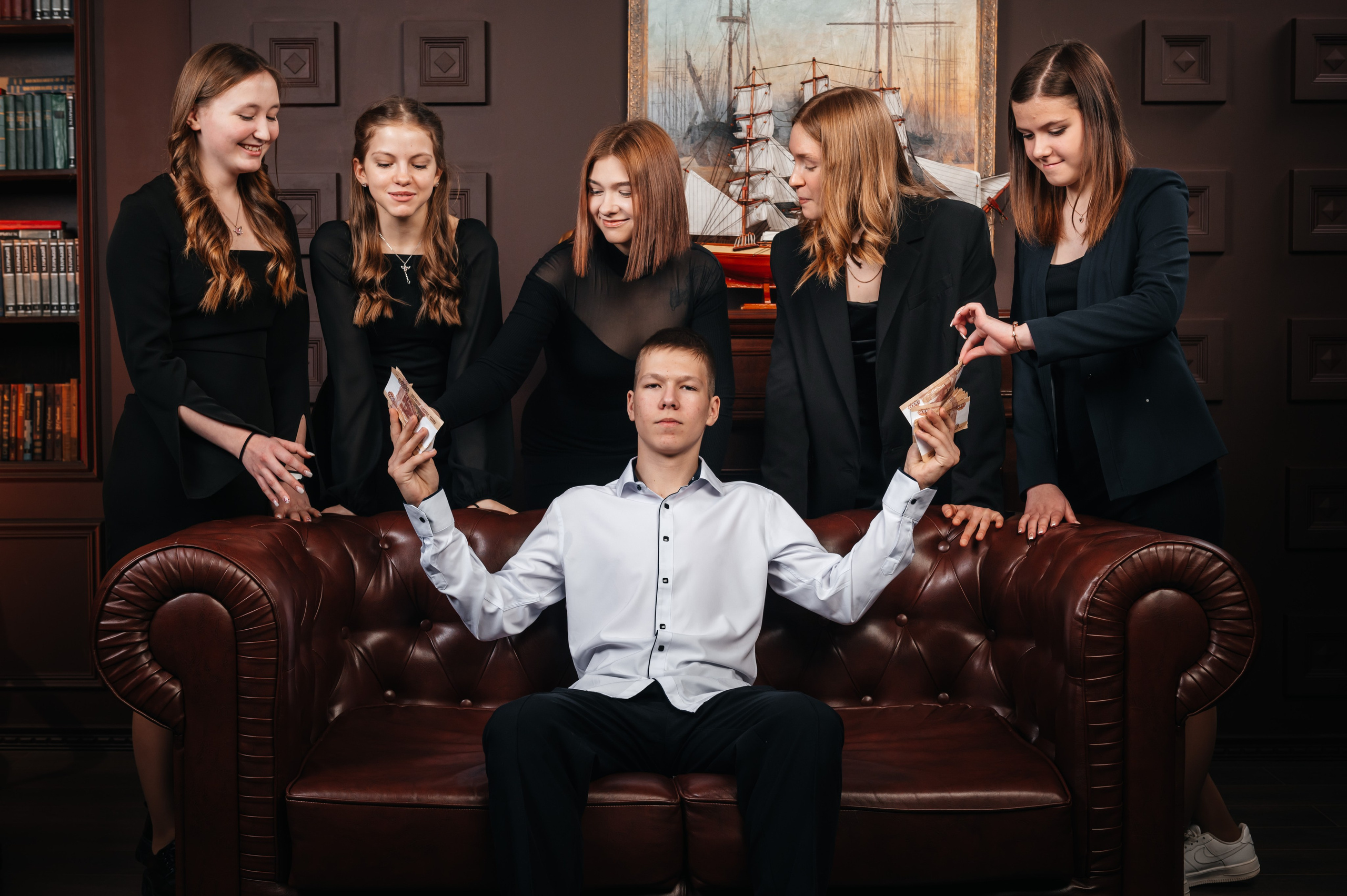 Старшие классы. Современные выпускные альбомы в Новосибирске