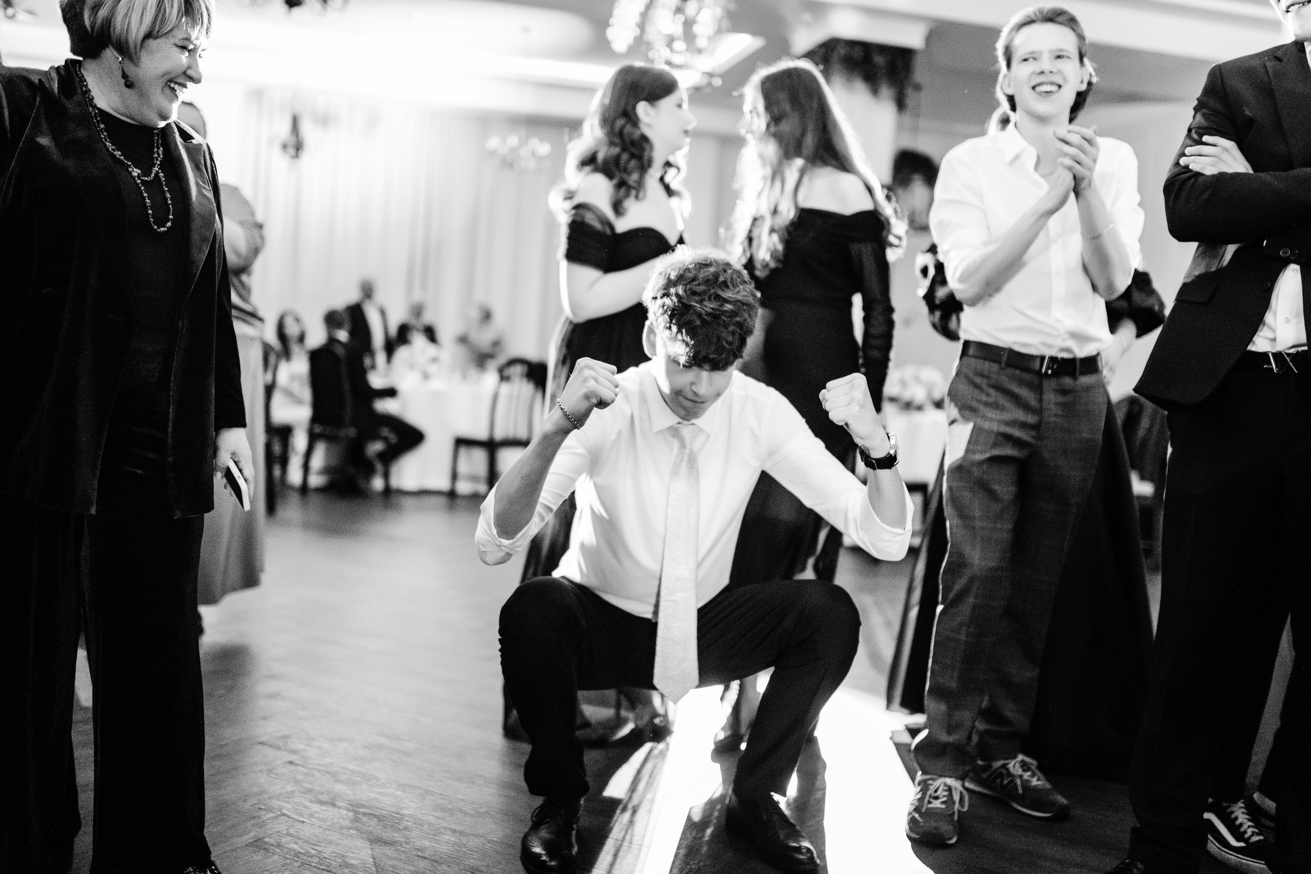 Выпускной Гимназия 1. Роман Урумбаев фотограф Нижневартовск