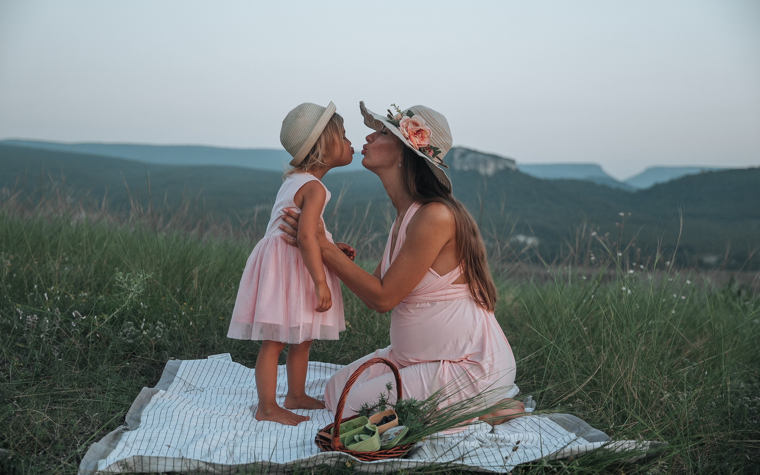 Валерия & Анастасия. Семейный фотограф и видеограф Николай Ставский