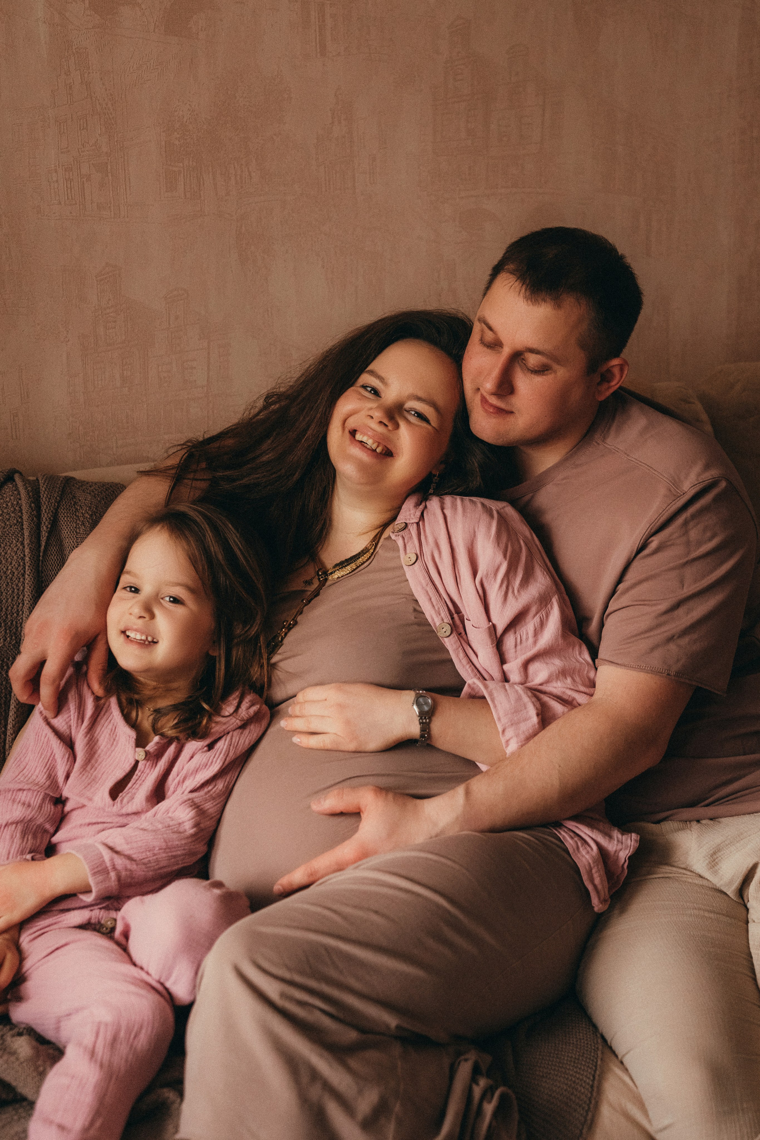 Вика, Женя и Ника. Семейный фотограф • Домашние съемки в Нижнем Новгороде