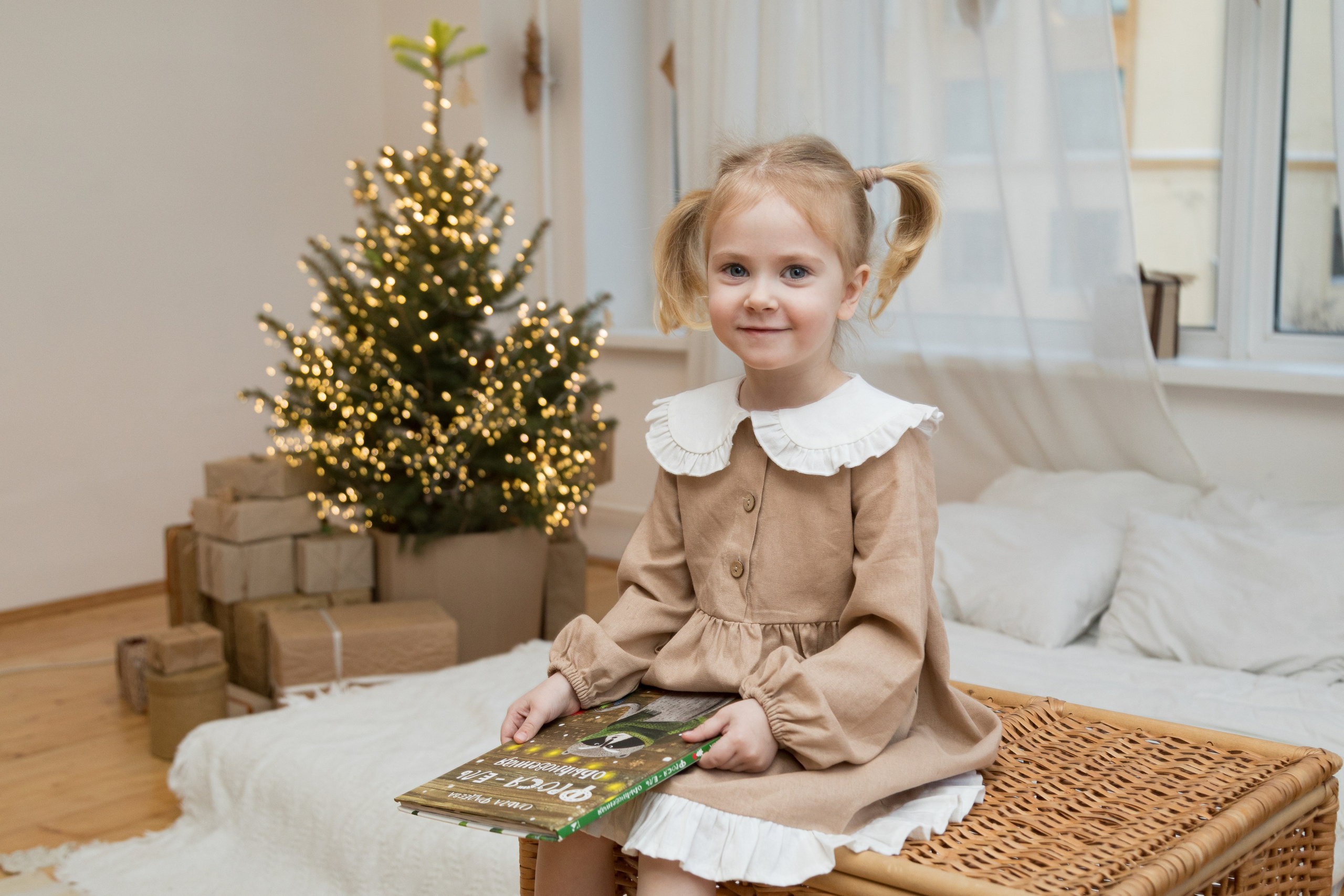 Семейная новогодняя студийная фотосессия. Детский и контент фотограф Надя Волкова Санкт-Петербург