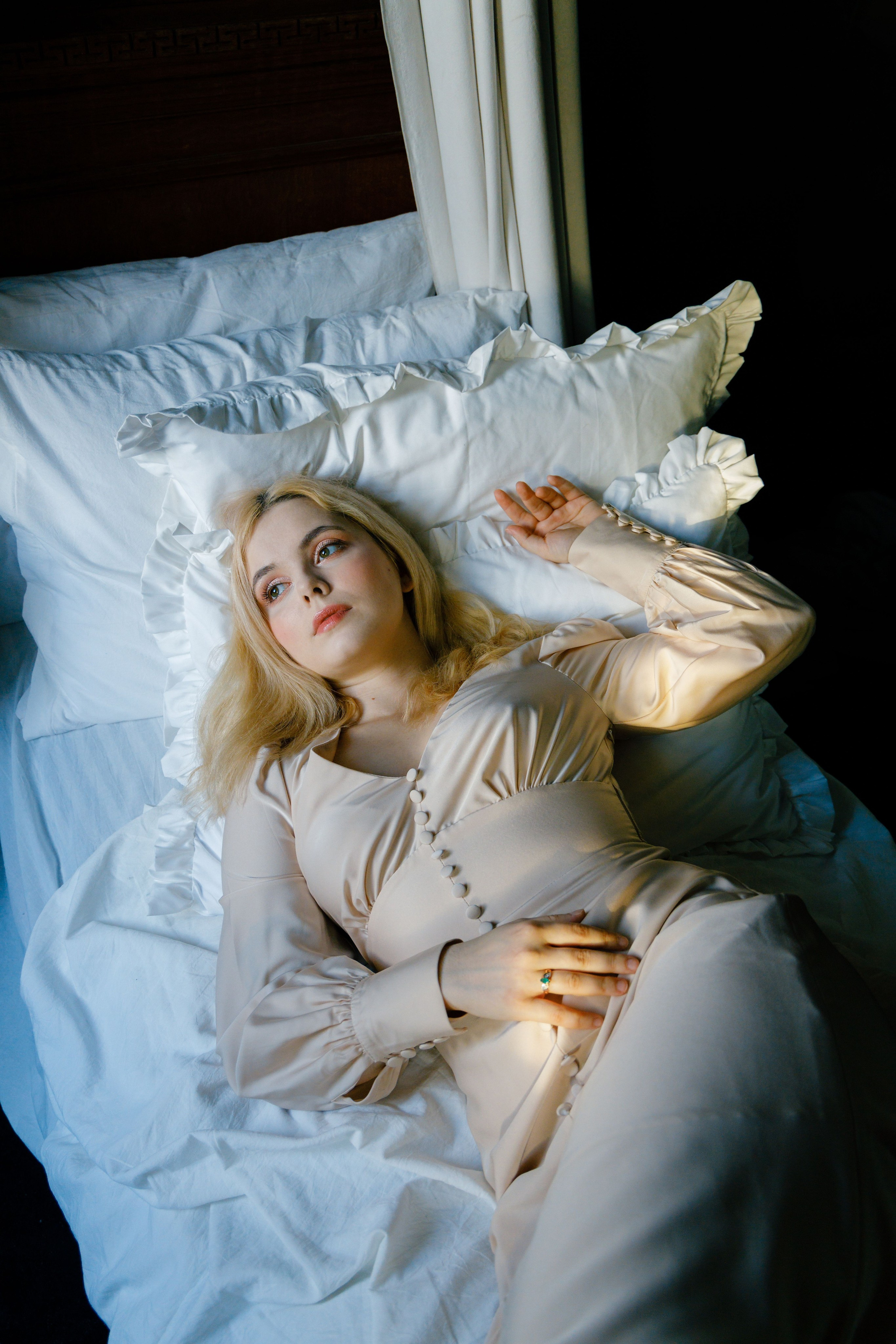 Women’s Portraits. Street & Portrait photographer Lina Thorne based in Moscow