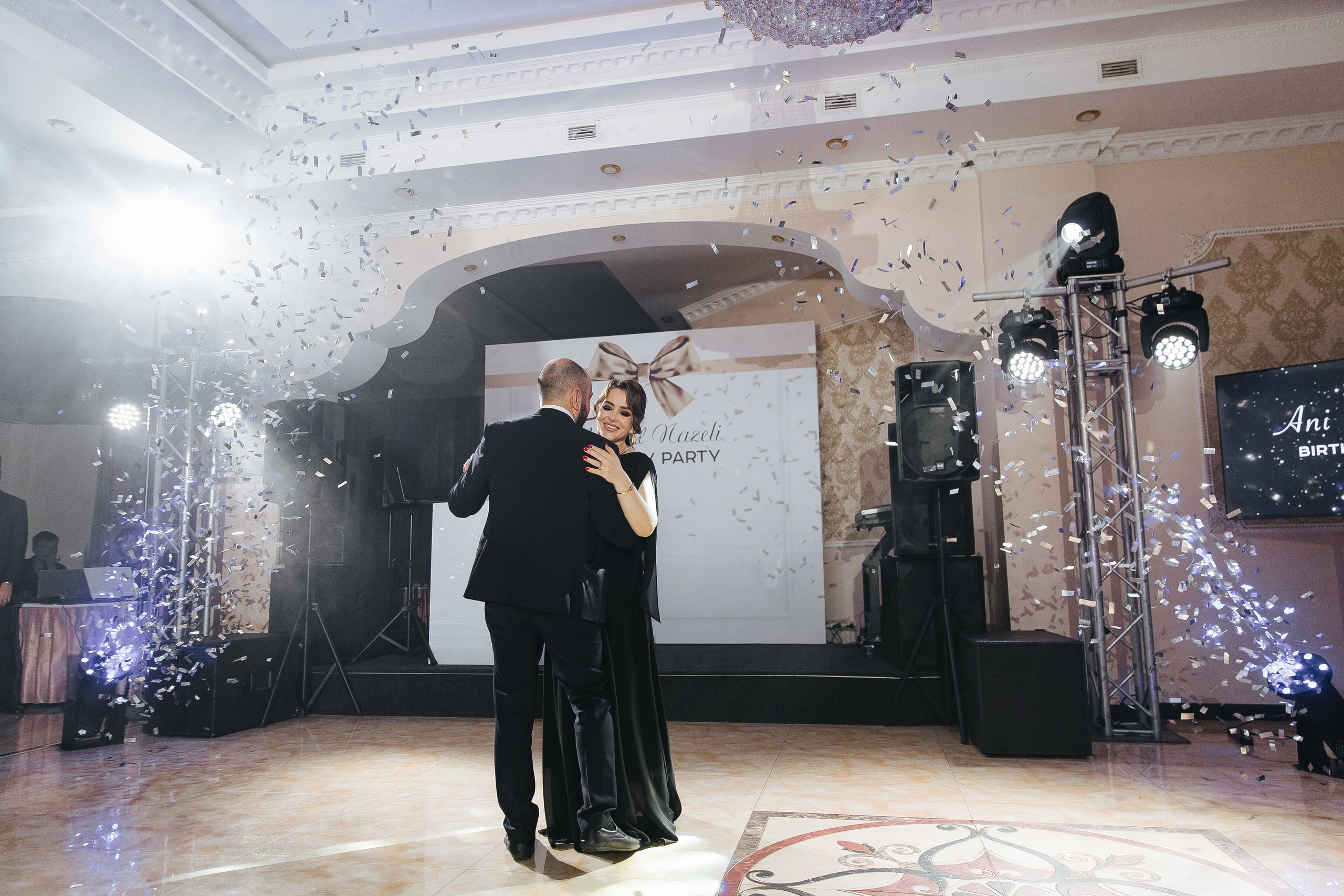 Ани и Назели. 35&5 День рождения, «Янтарь». Фотограф в Красноярске Надежда Воскресенская