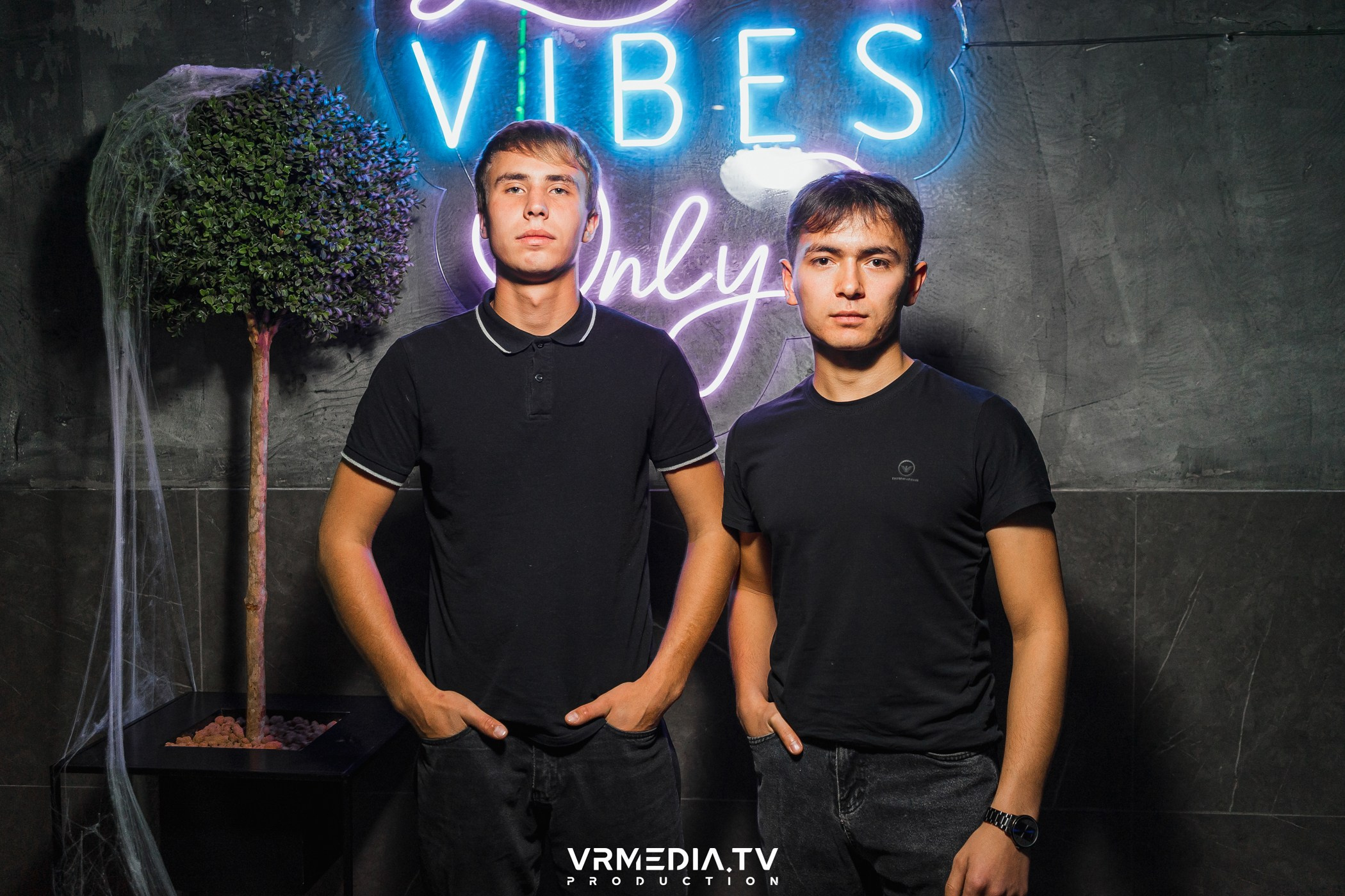 Halloween ARACHNOPHOBIA в баре «Друзья»