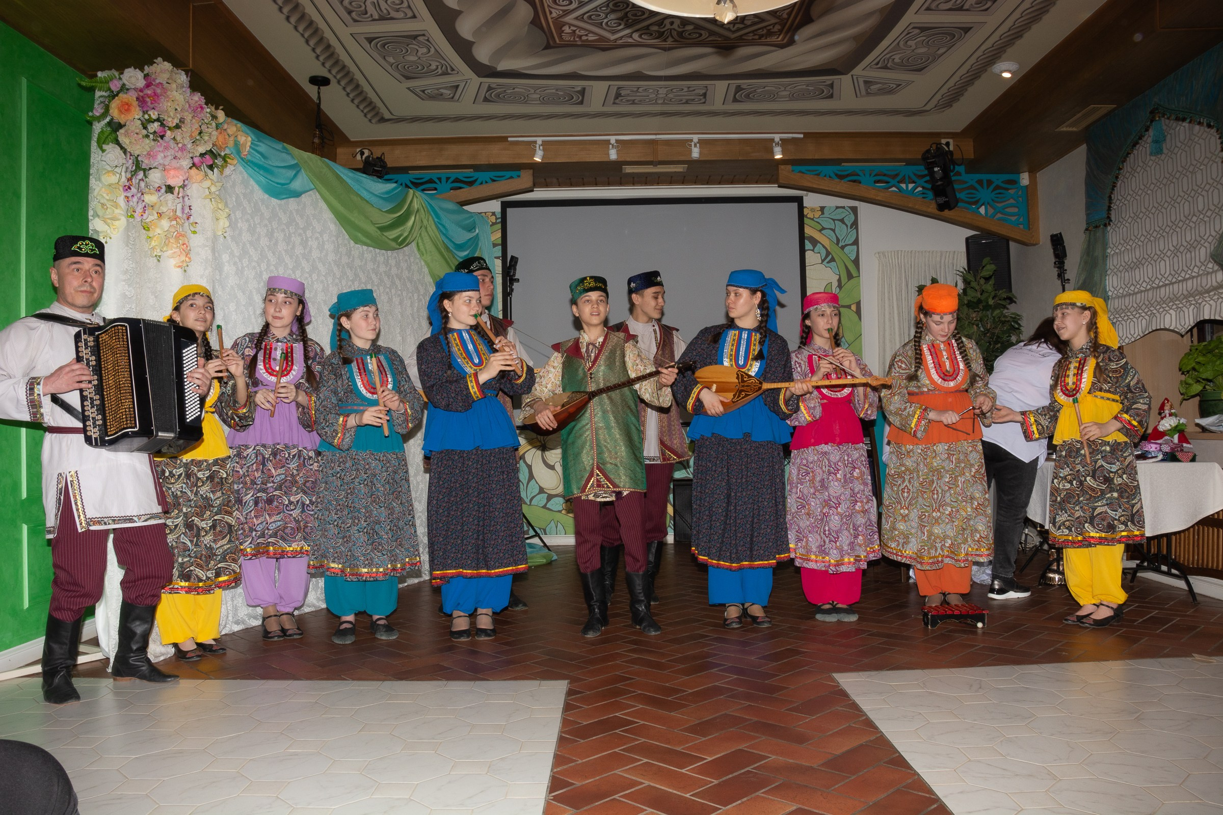 Демонстрация новой линейки нарядов для Никах