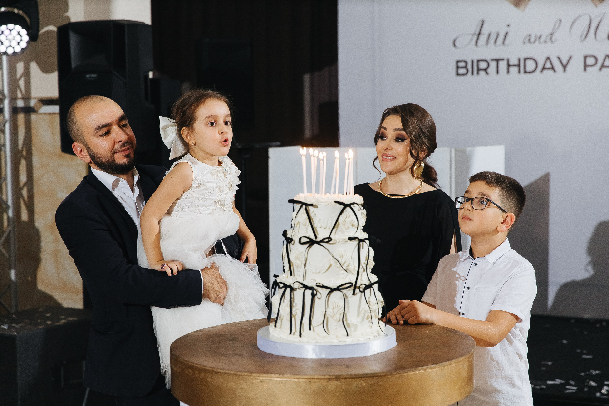 Ани и Назели. 35&5 День рождения, «Янтарь». Фотограф в Красноярске Надежда Воскресенская