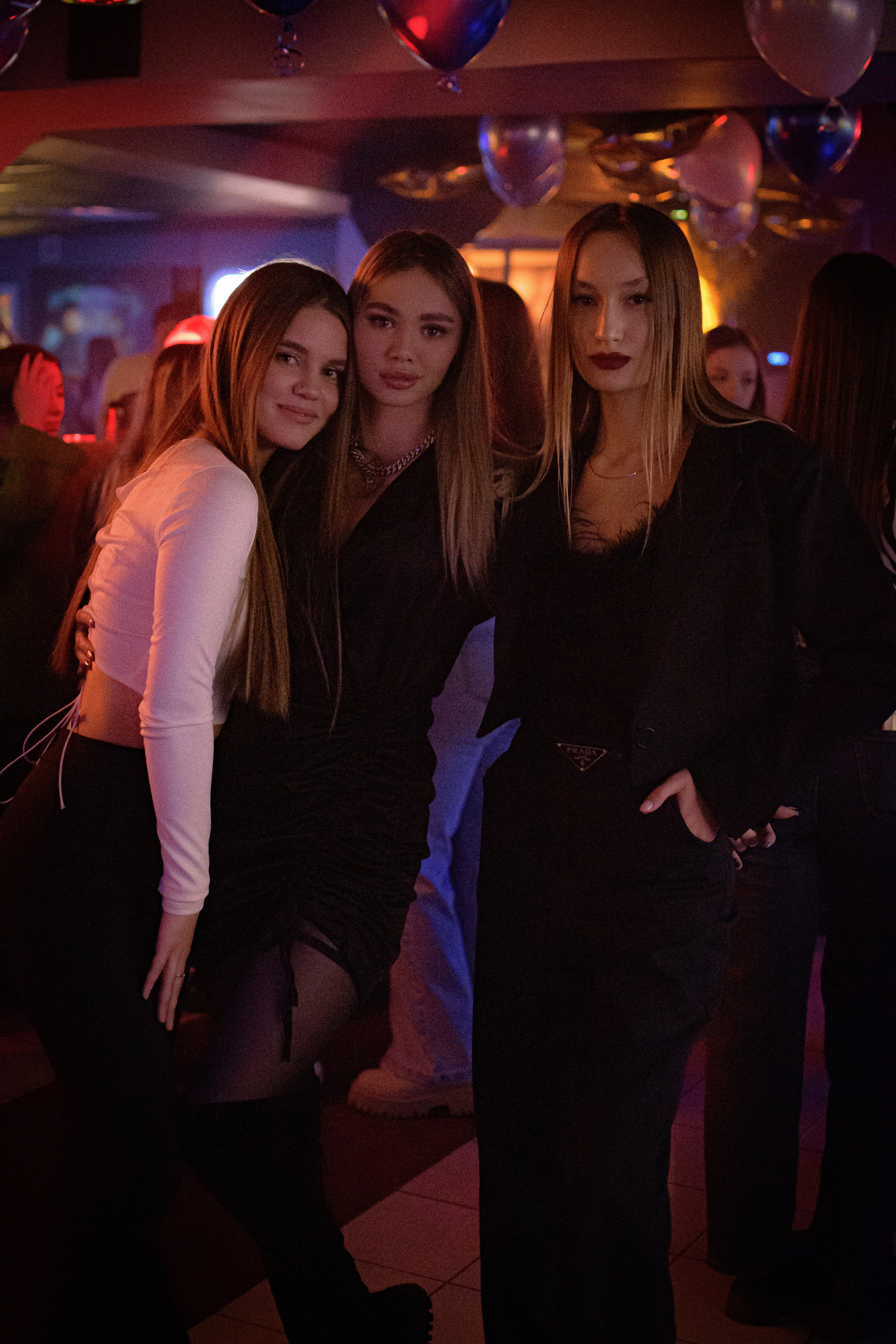 HOLLYWOOD / 6 YEARS. Photokarish