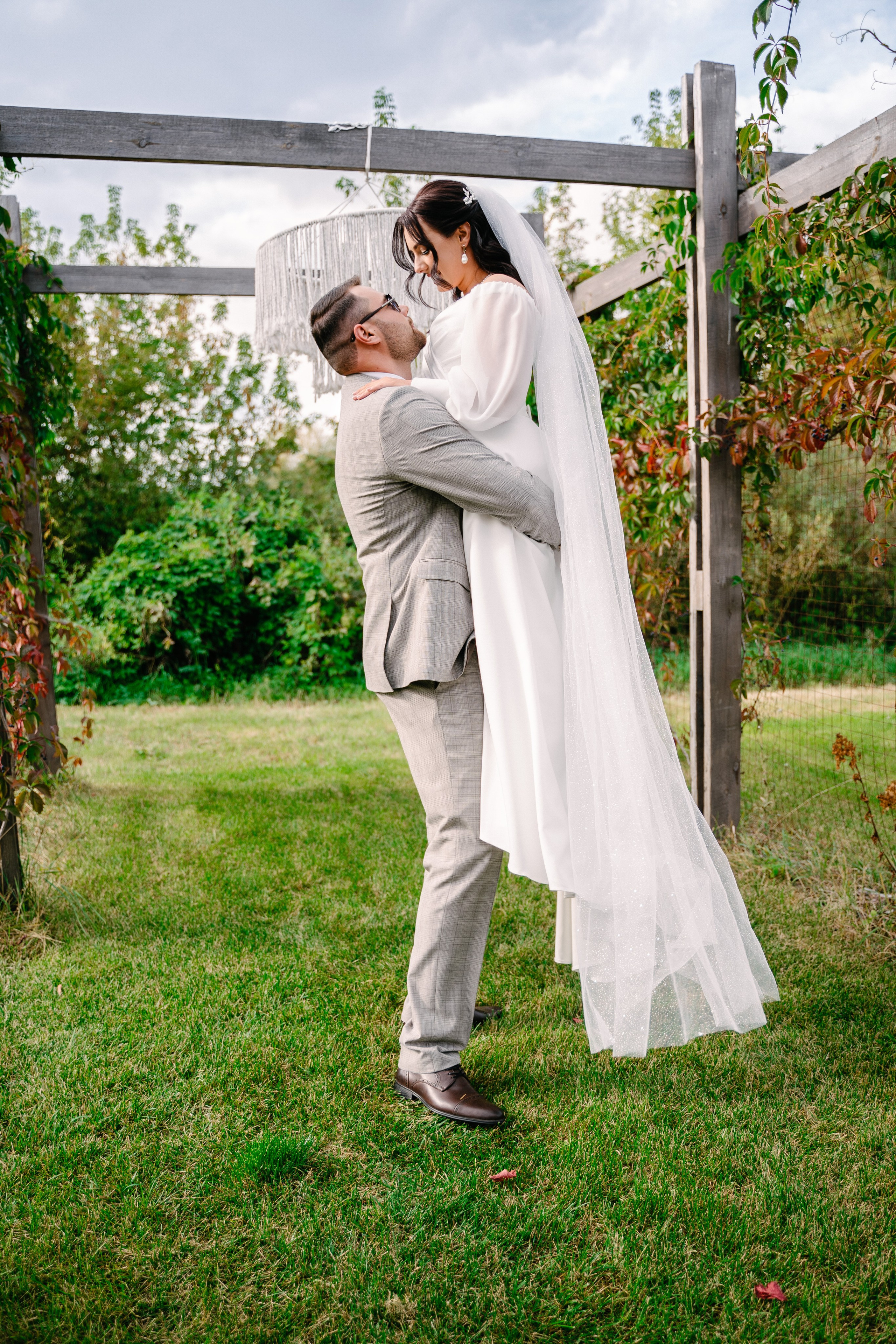 Свадебная фотосессия молодоженов теплой осенью. Свадебный и семейный фотограф из Воронежа|Москвы Бубнова Екатерина