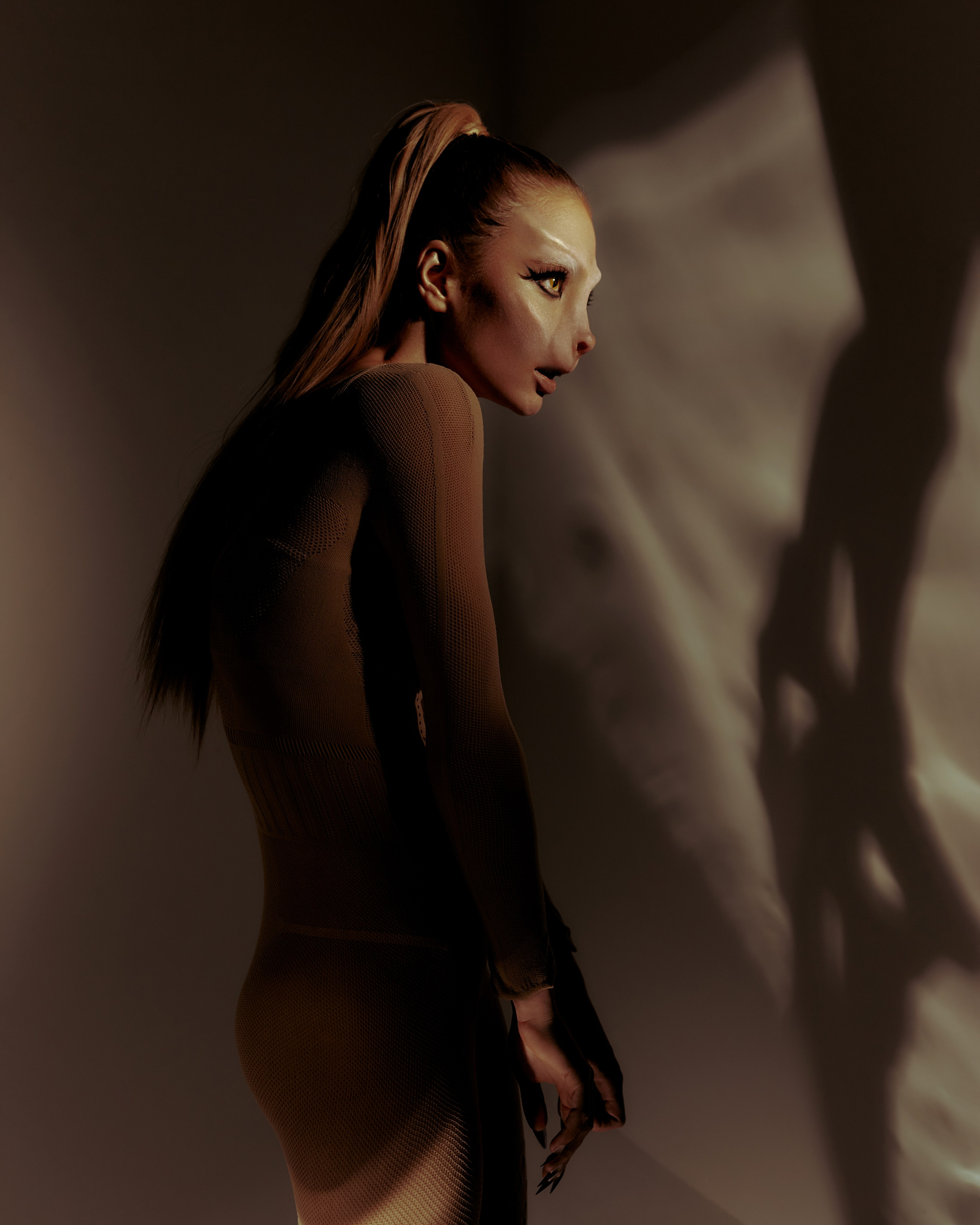 Cat Woman. Фотограф Sasha Saunder