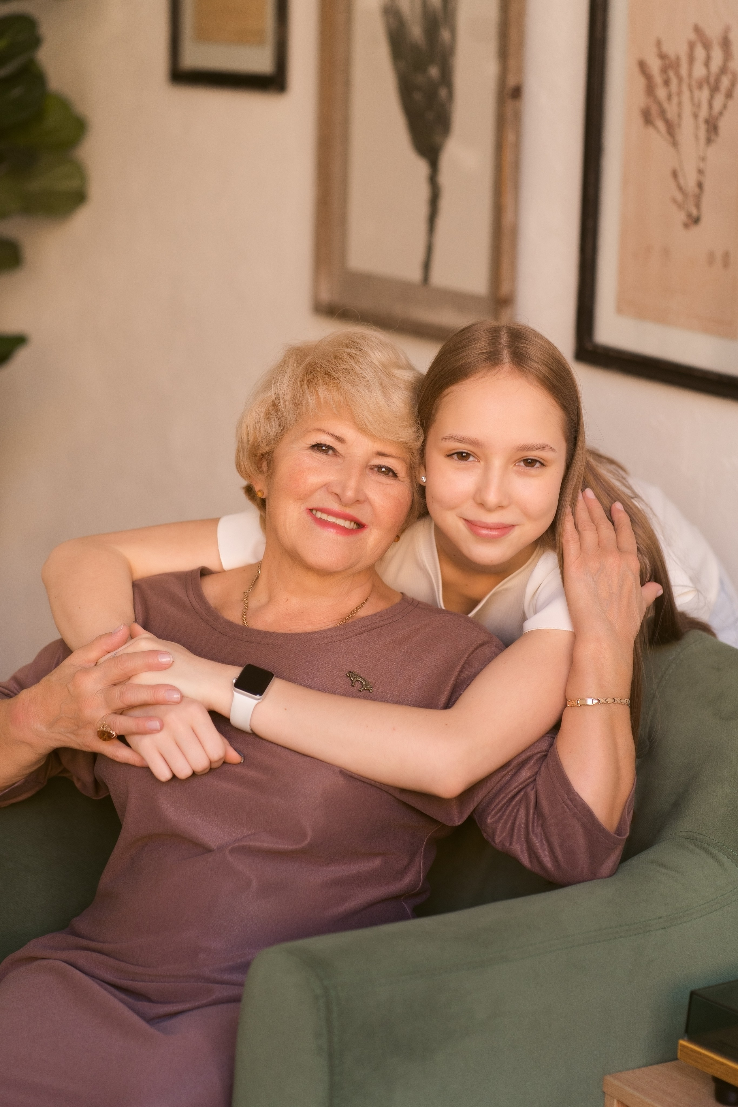 Бабушка и внуки. Nadia Fay