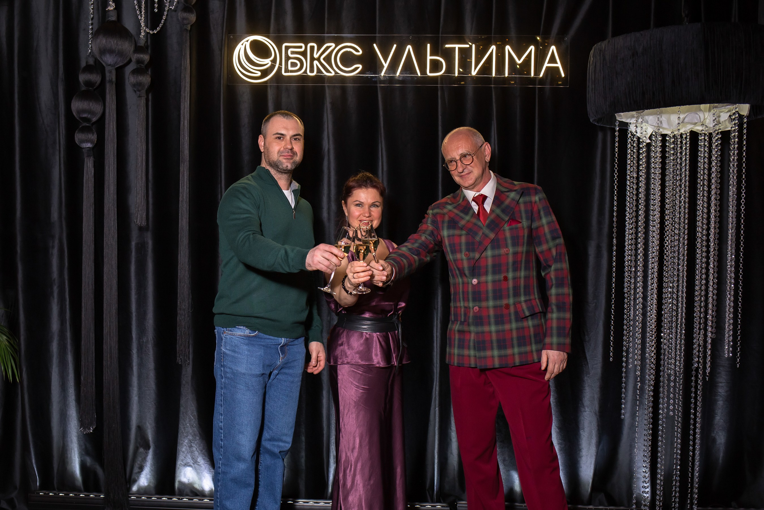 Корпоративный фотограф в Сочи и Сириусе — Премиум репортаж и тимбилдинги. Фотограф Сочи Адлер. Солькаева Анастасия