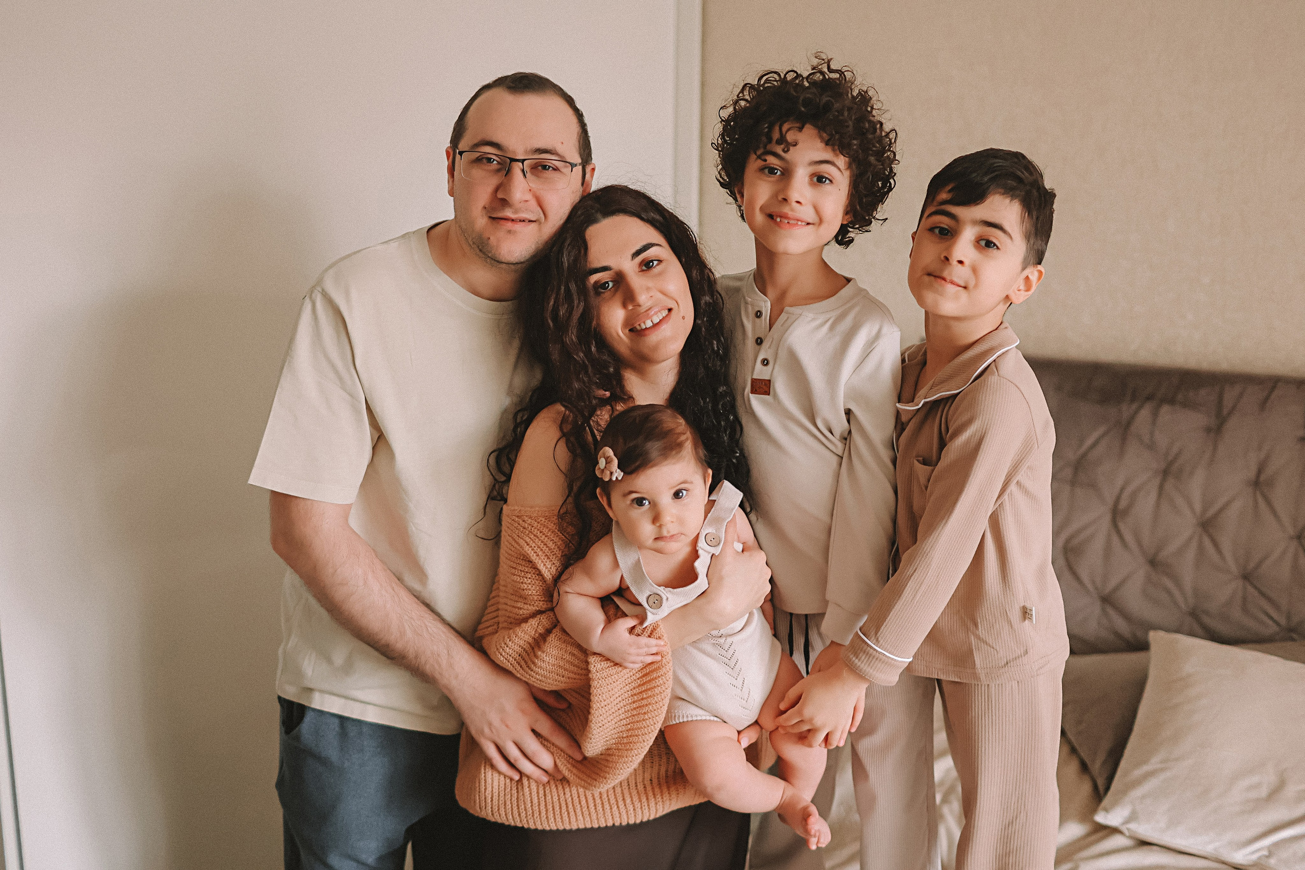 С малышкой. Семейный фотограф Тюмень, фотограф на роды Салмина Мария