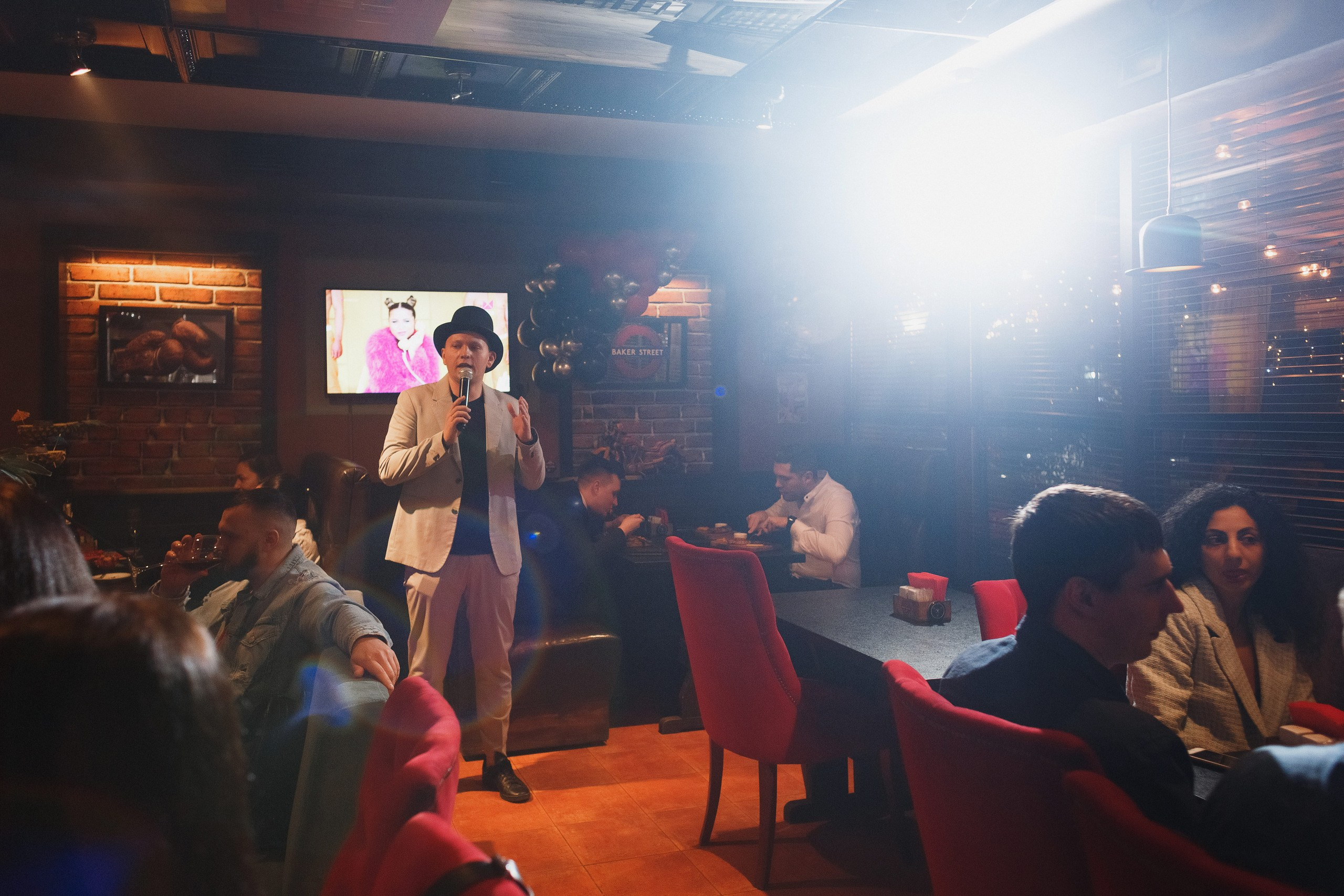 Захватывающий вкус и атмосфера: кальянная в Таганроге Бейкер Стрит. Свадебный и семейный фотограф в Таганроге Бакарюк Антон