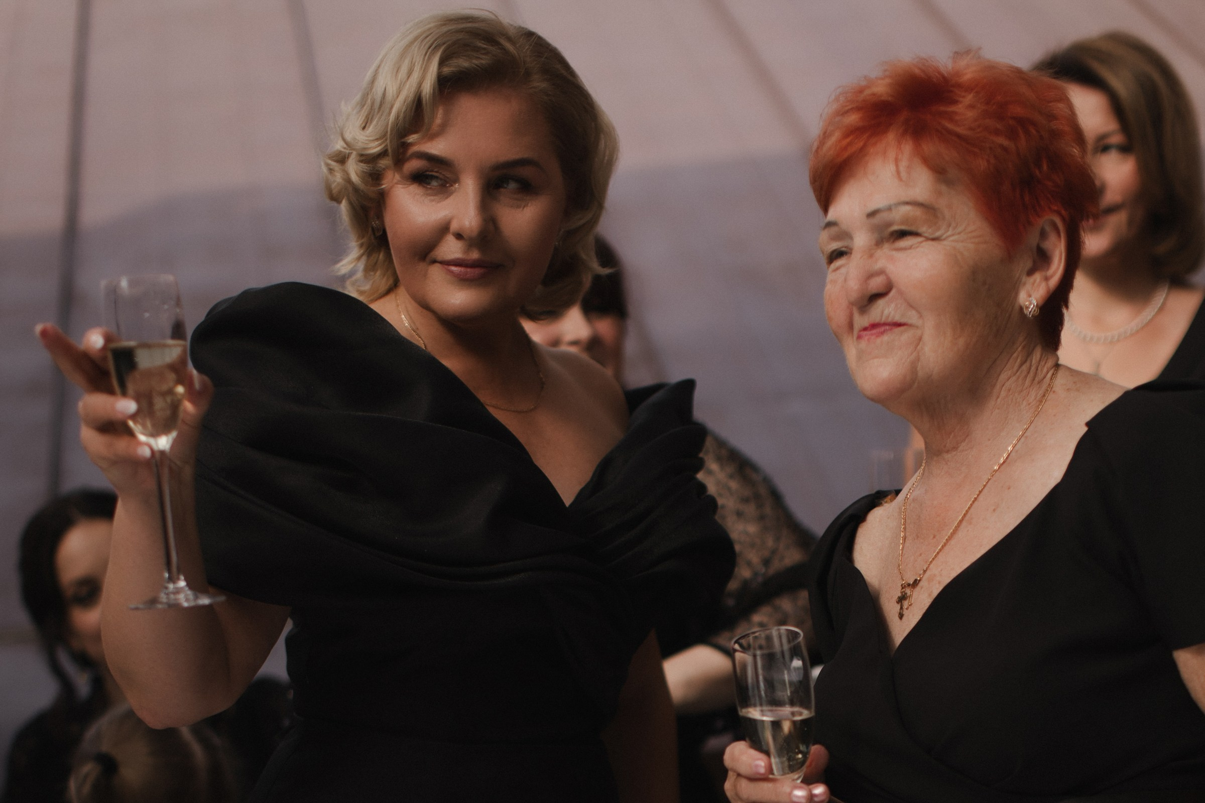 Собираемся на свадьбу вместе с фотосессией для двоих на утренние сборы. Свадебный, репортажный и портретный фотограф Сочи, Краснодар. Александра Зайцева