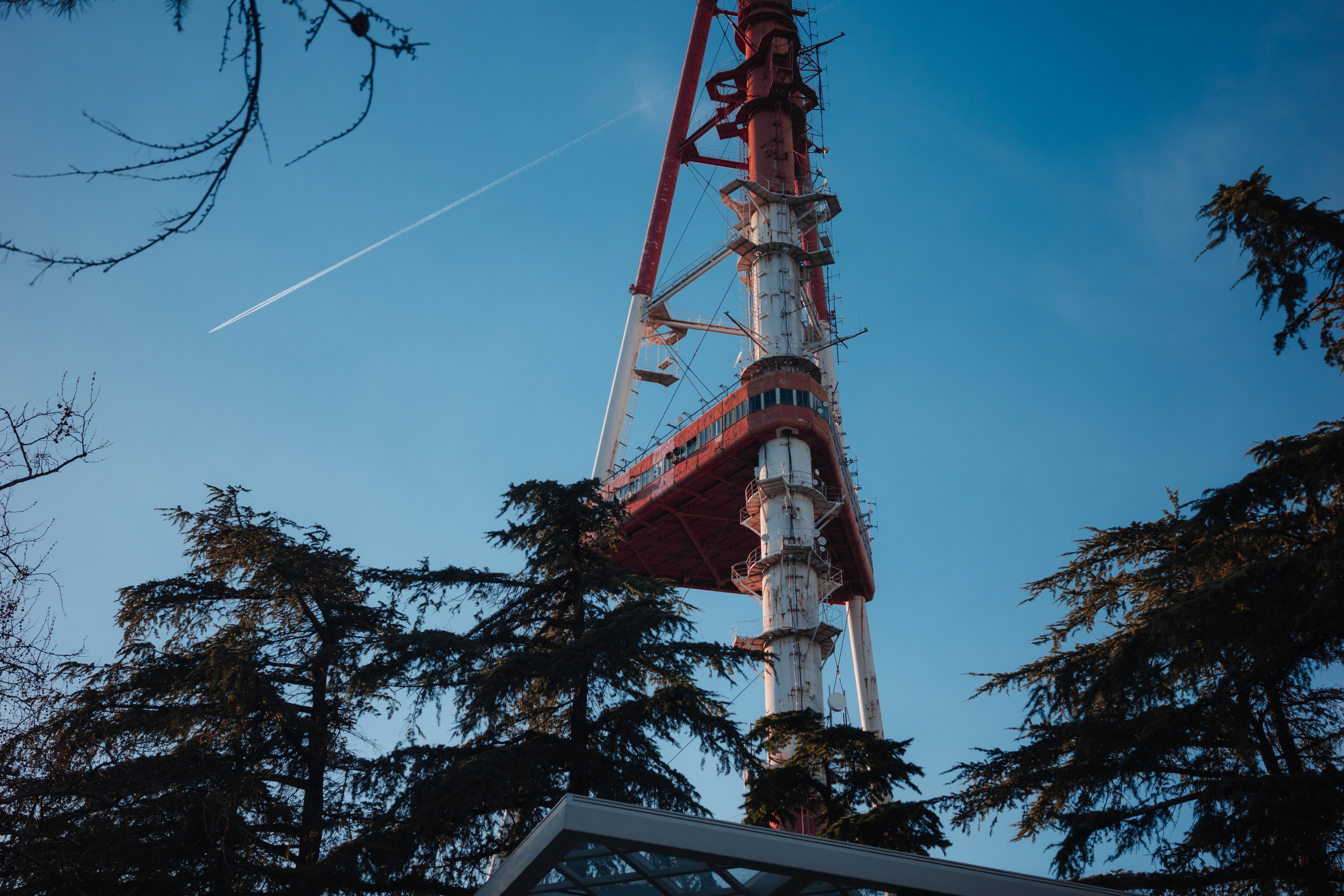 WALKING AROUND TOWN. ANASTASIA SYUTKINA PHOTOGRAPHY