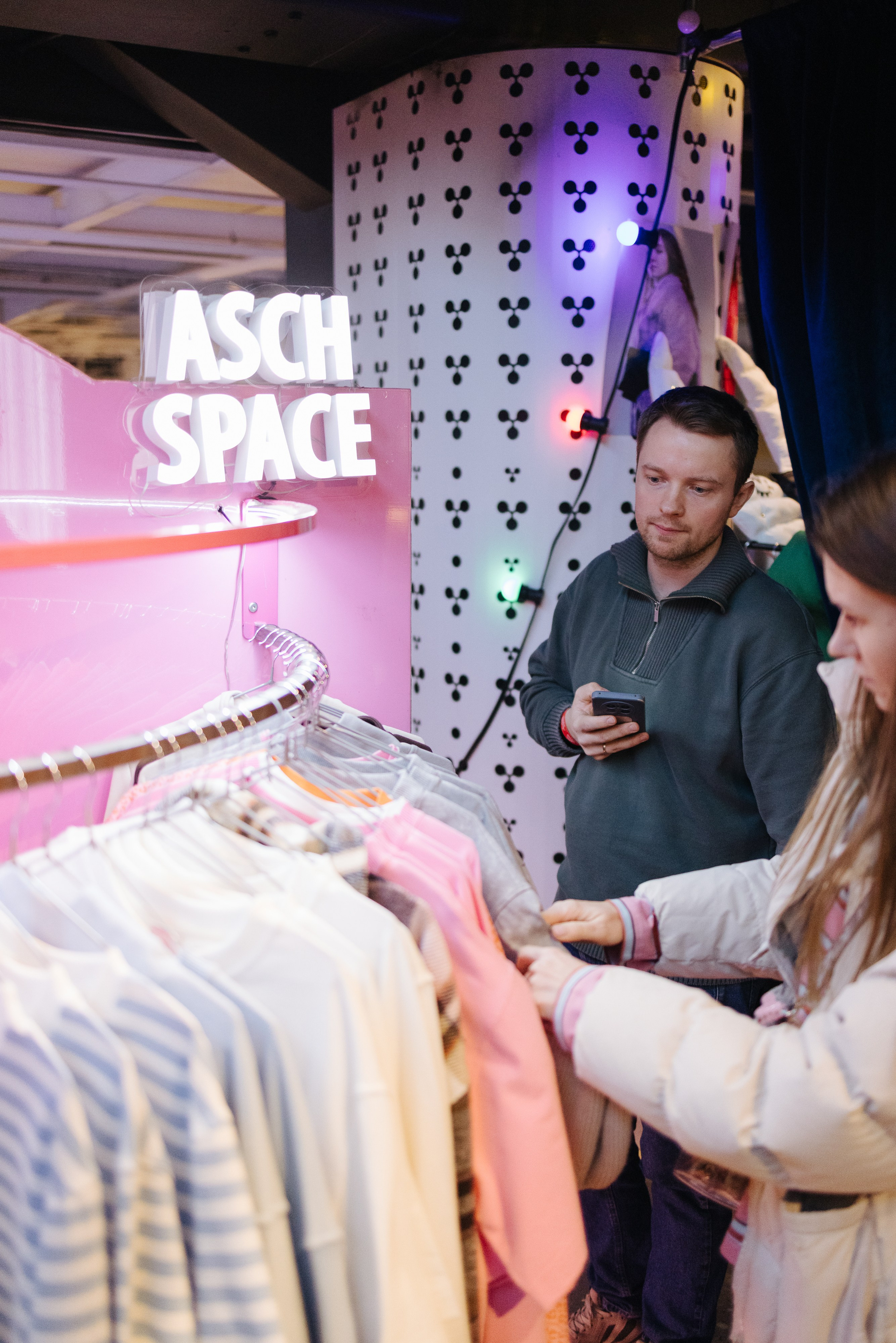 7–8 марта 2025 в пространстве «Три вокзала. Депо» / День 2 / фото Валерий Белобеев. Фотоотчеты «Ламбада-маркета»