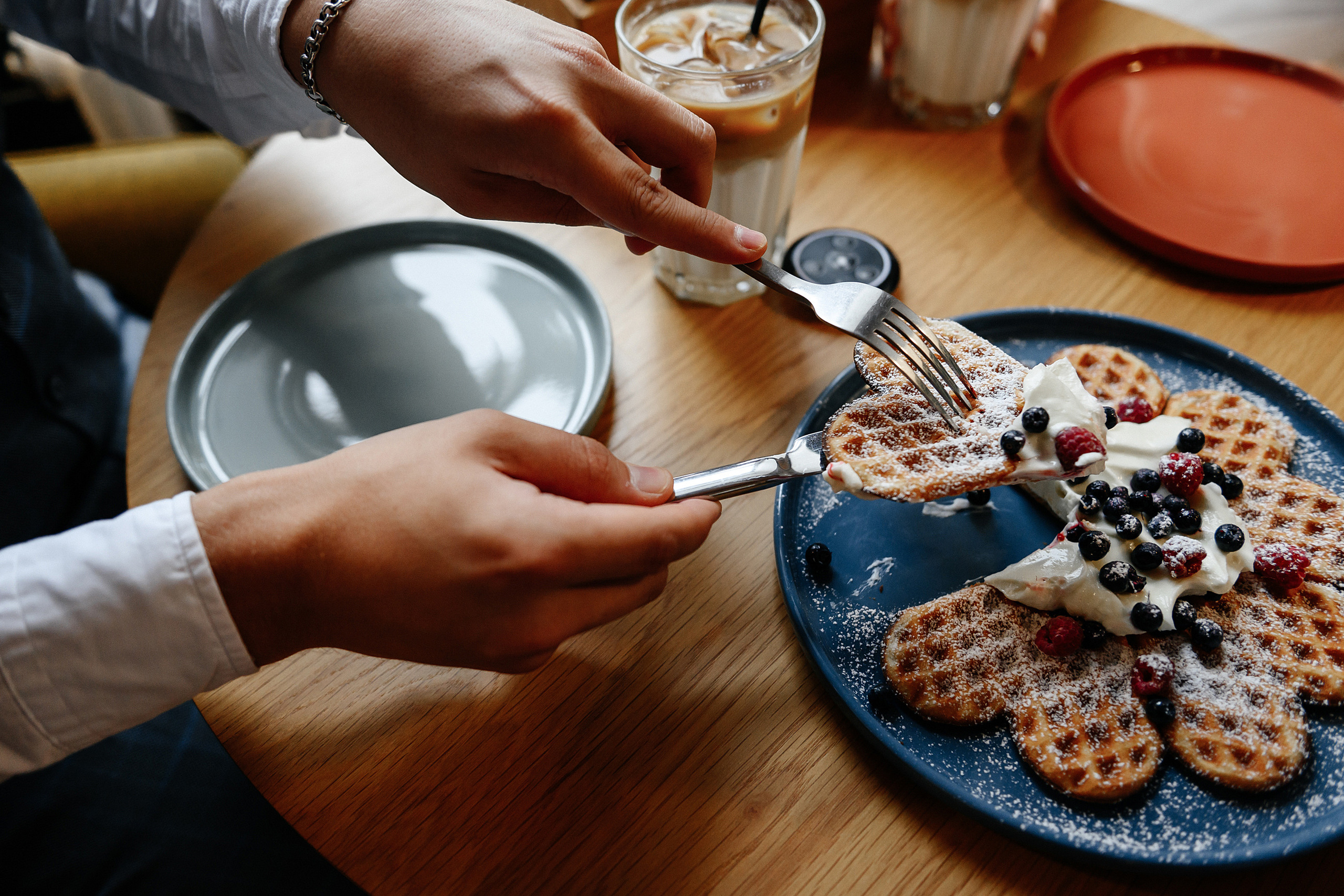 Александр и Анастасия. Zhulanovilya