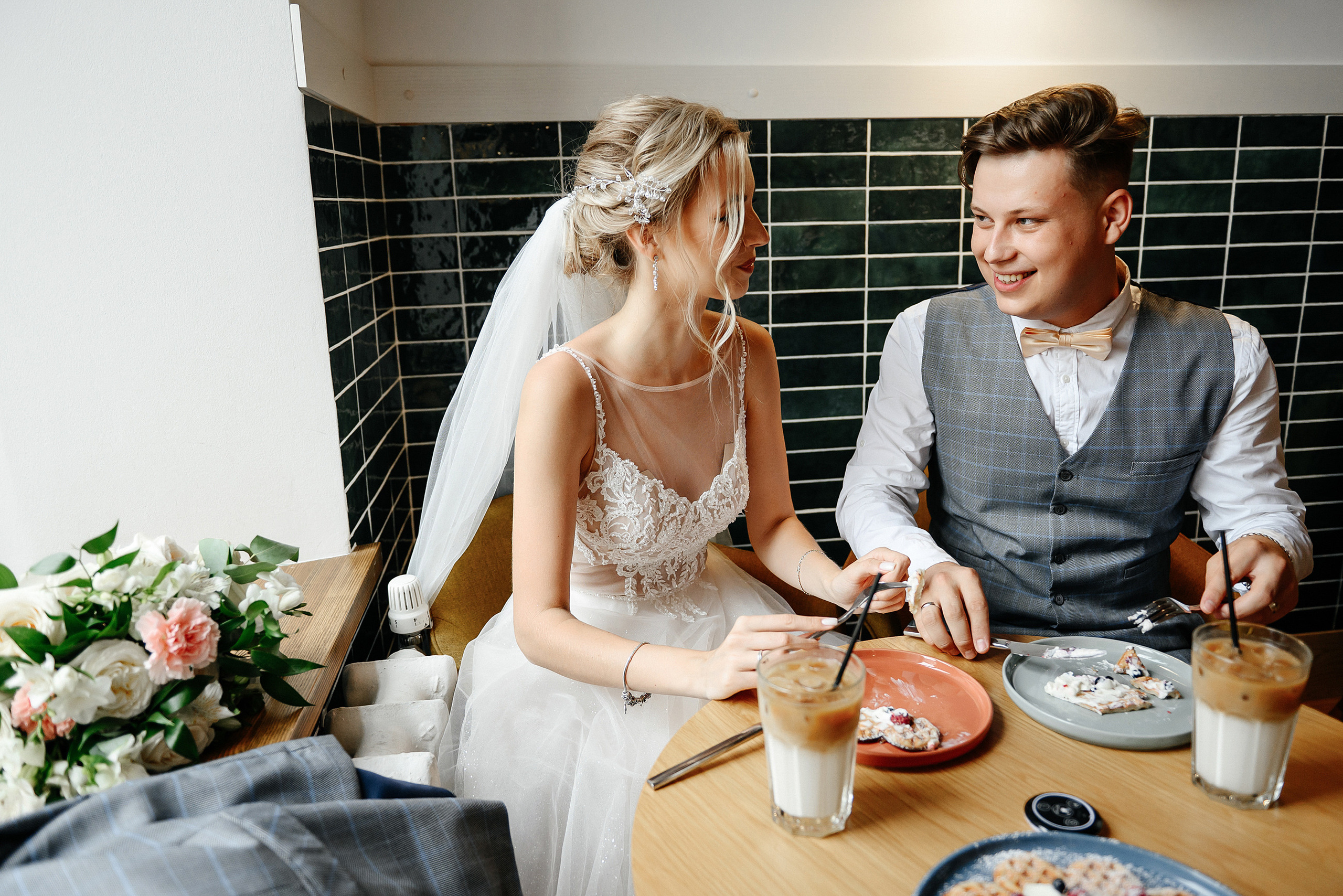 Александр и Анастасия. Zhulanovilya