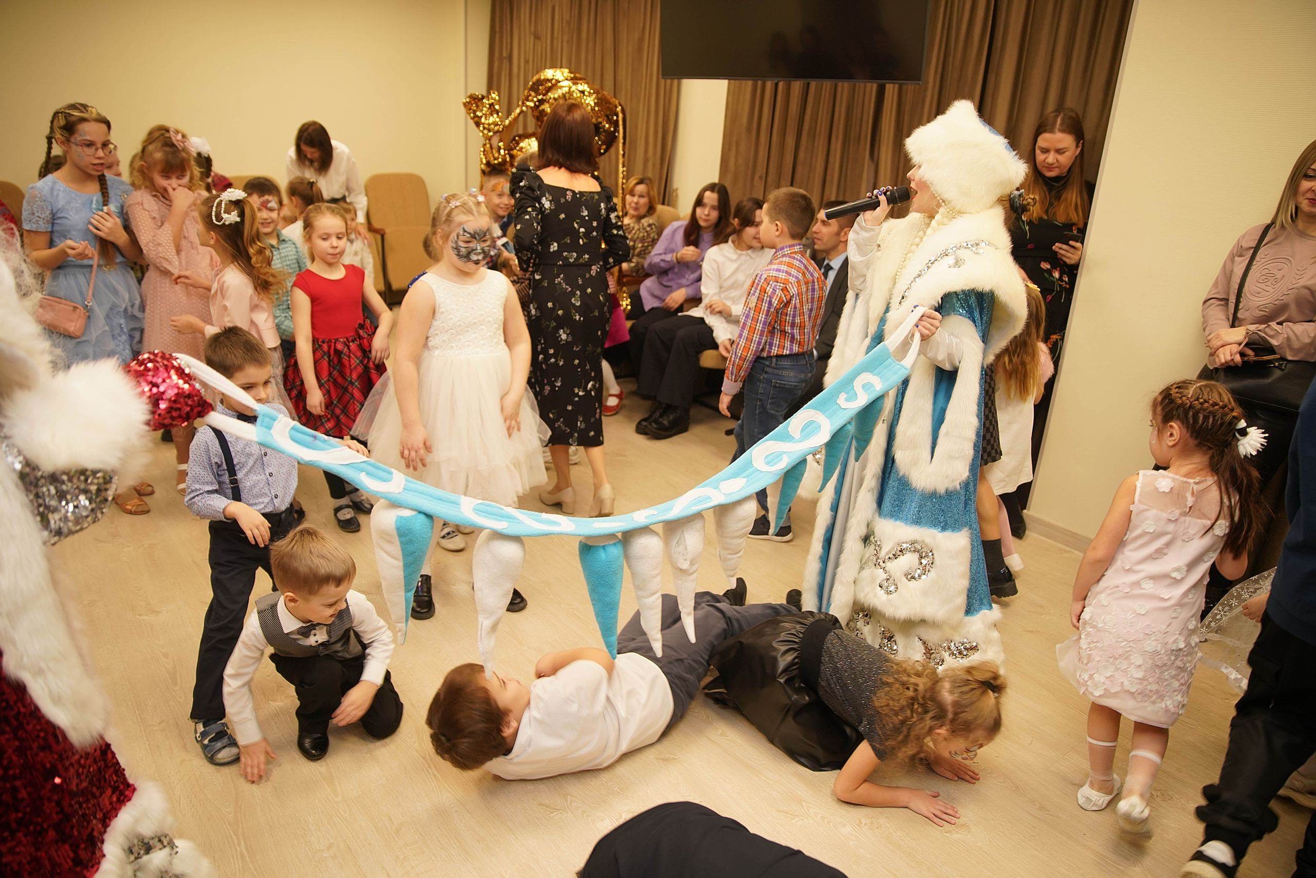 Елка НБД банк. Семейный и детский фотограф в Нижнем Новгороде