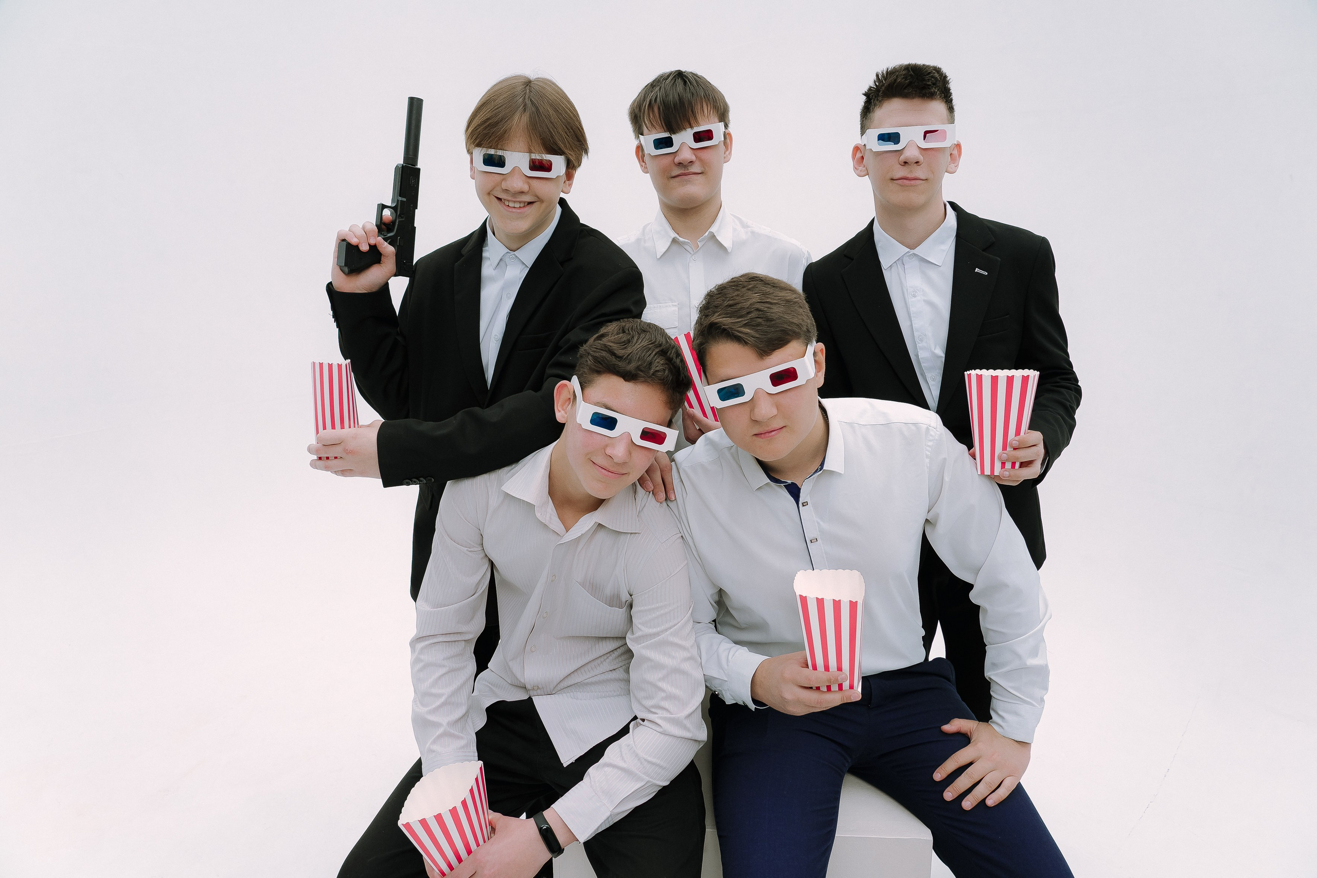 Фото студия- старшая школа. Выпускные альбомы Натальи Бутко: Новороссийск, Анапа, Геленджик