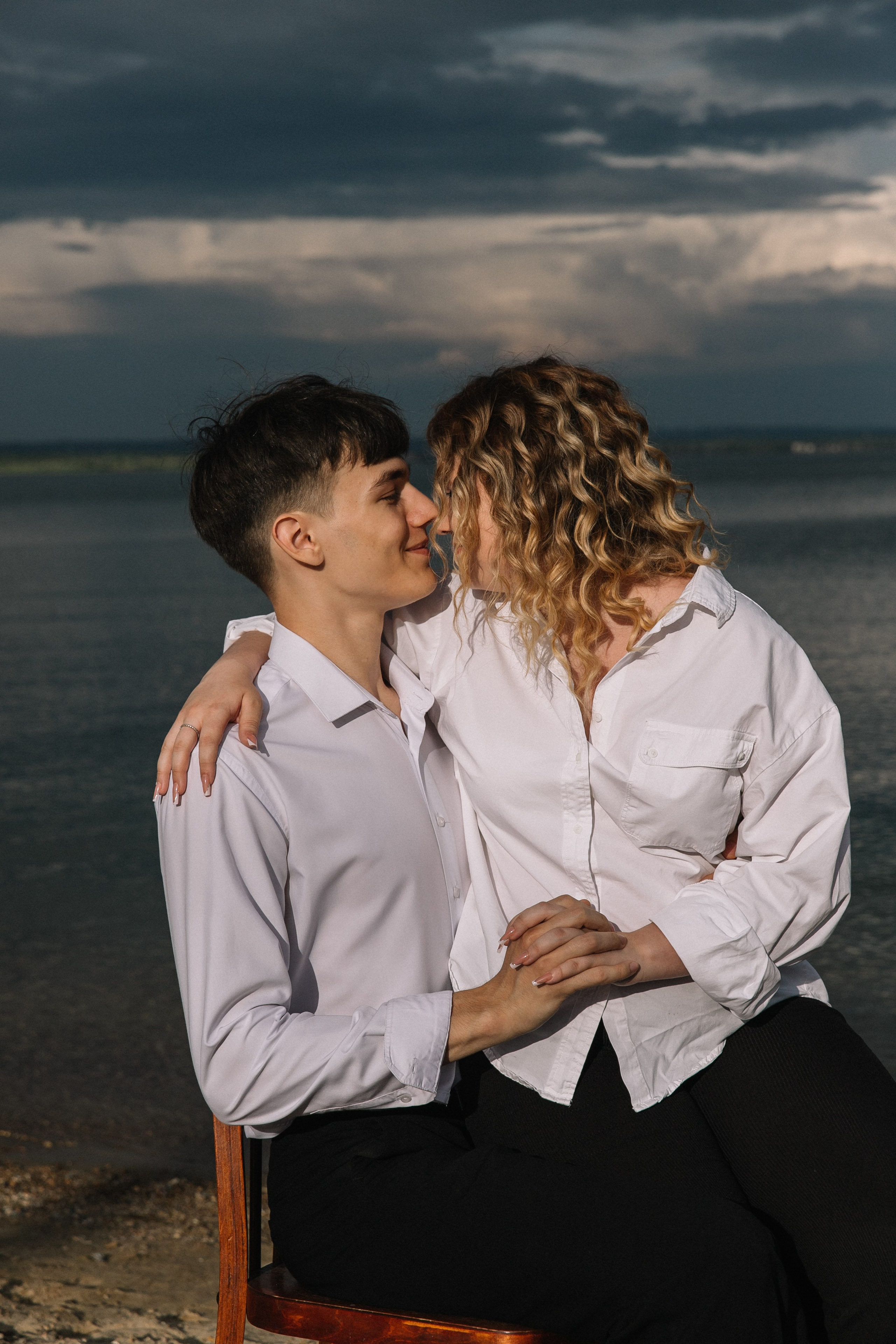 LOVE story для Лизы и Дениса. Фотограф в Иркутске Анастасия Кись. Студийная фотосессия беременности в тканях Иркутск. Семейная фотосессия, ПОРТРЕТ «ПОКОЛЕНИЕ»