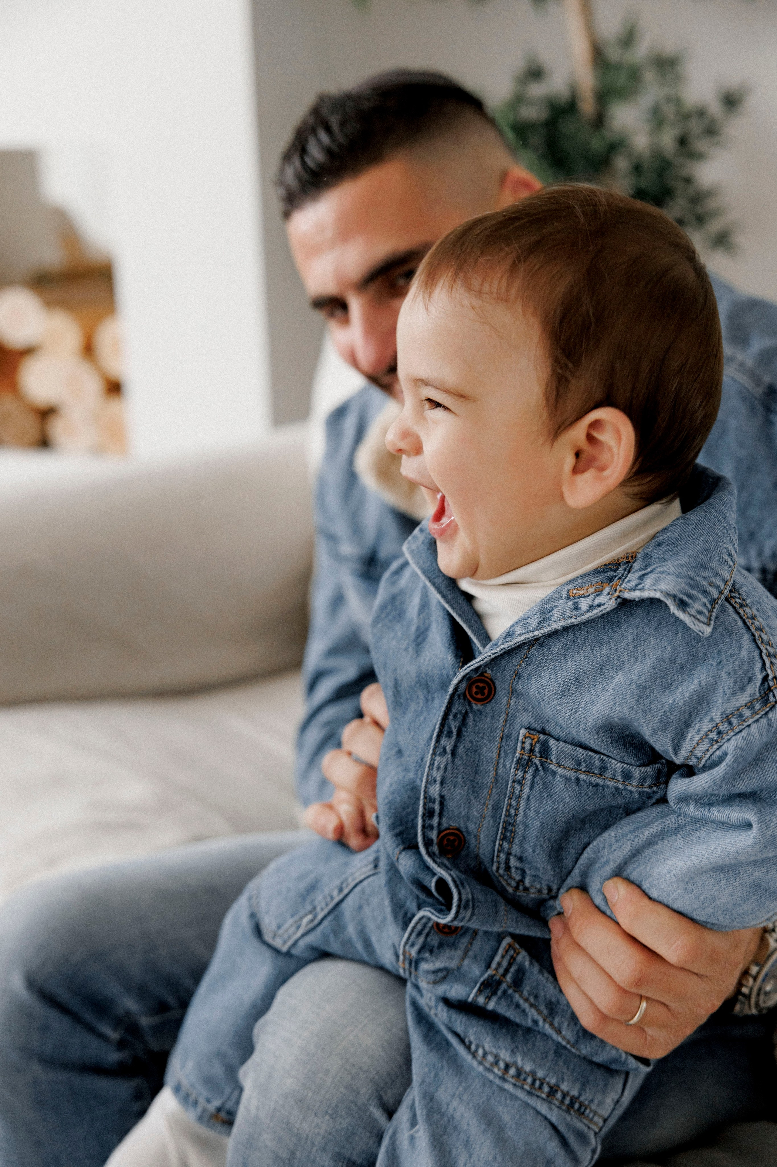 Family photoshoot in White Studio. Wedding and family photographer