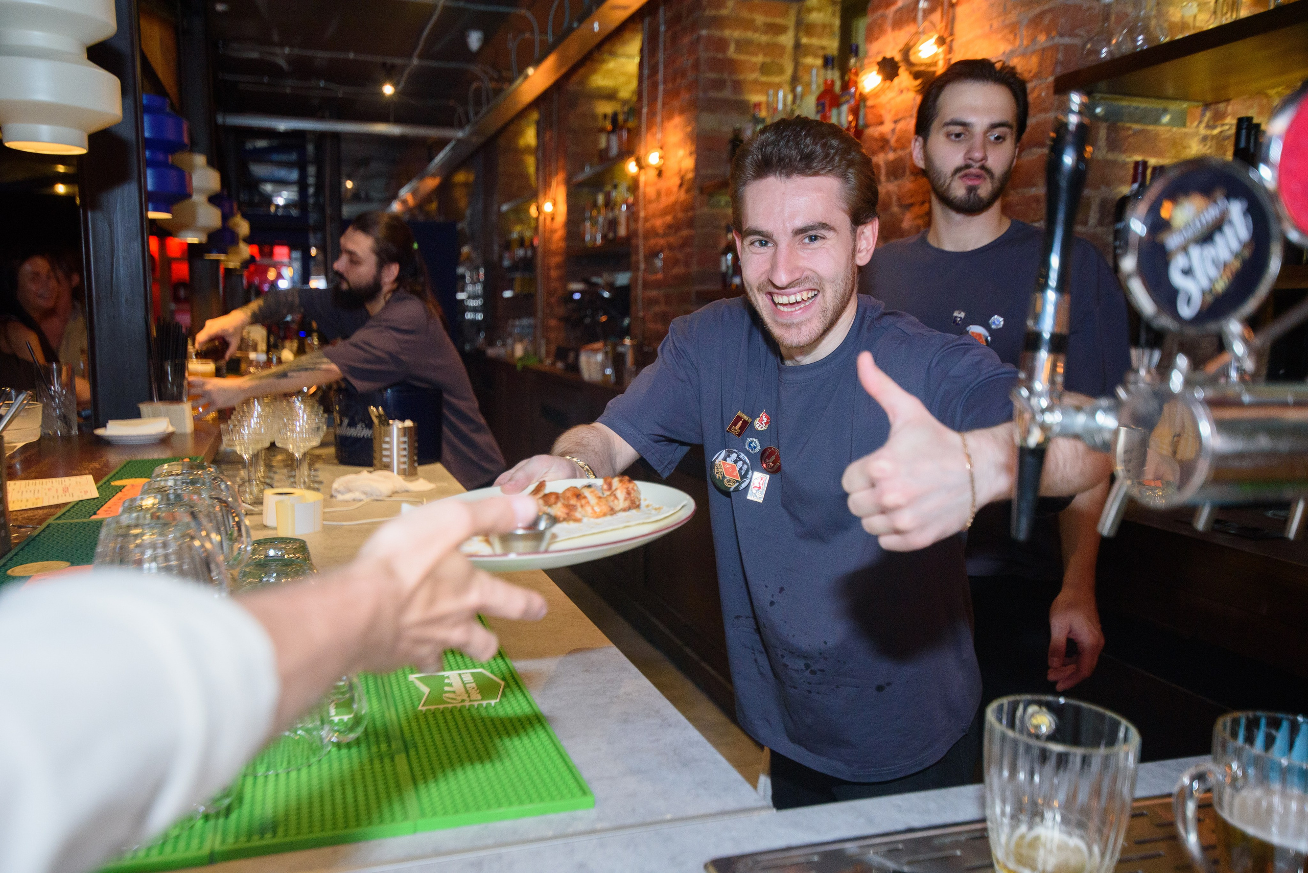 Открытие чебуречной-рюмочной «Петровна». Профессиональный спортивный фотограф в Санкт-Петербурге