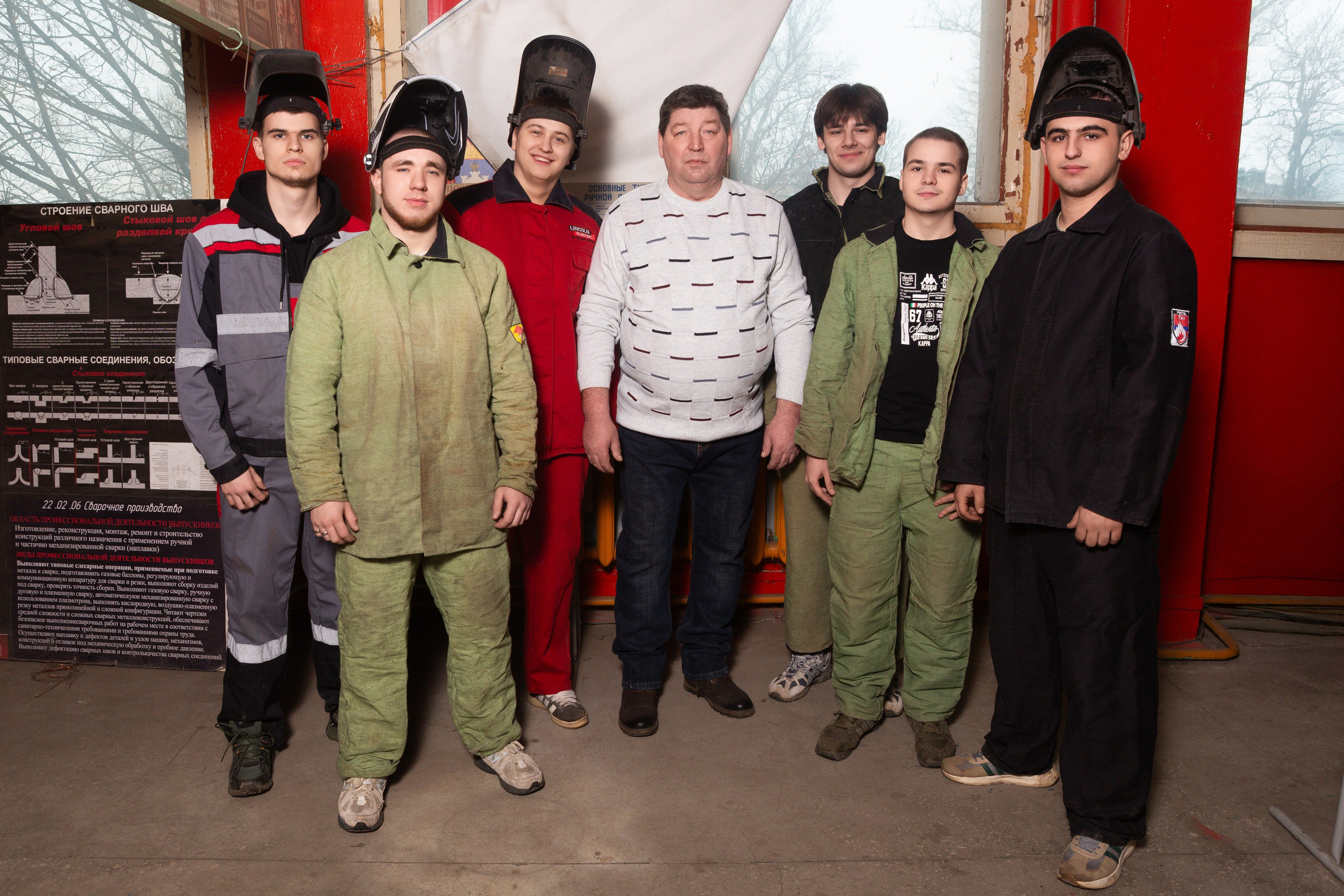 Фотосессия в Цеху для Выпускников Сварочного Производства | Твой Альбом Мценск. ТВОЙ АЛЬБОМ / ТВОИ ПРАВИЛА