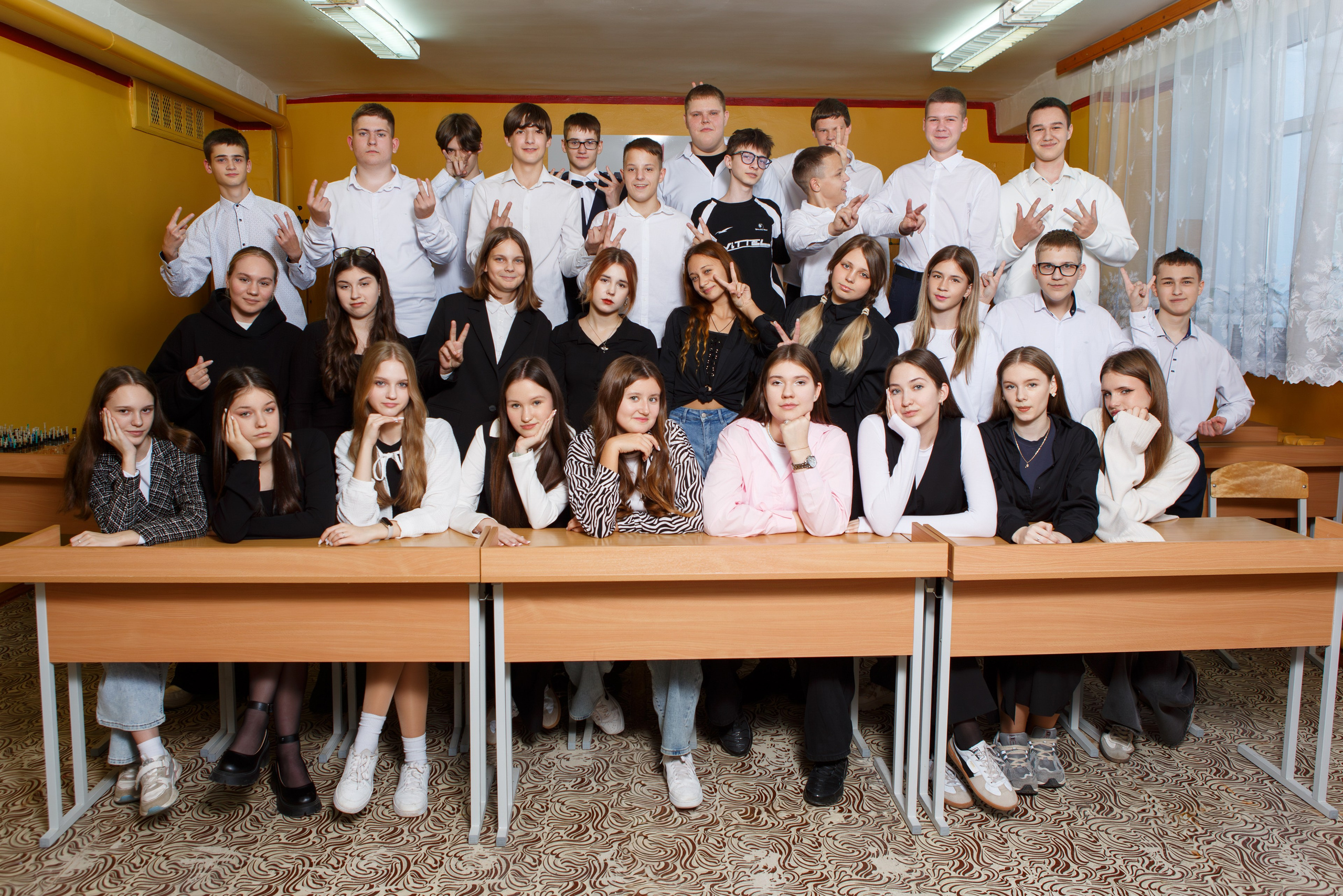 Групповая Фотосессия в Классе для Учеников 9 Классов | Твой Альбом Мценск. ТВОЙ АЛЬБОМ / ТВОИ ПРАВИЛА