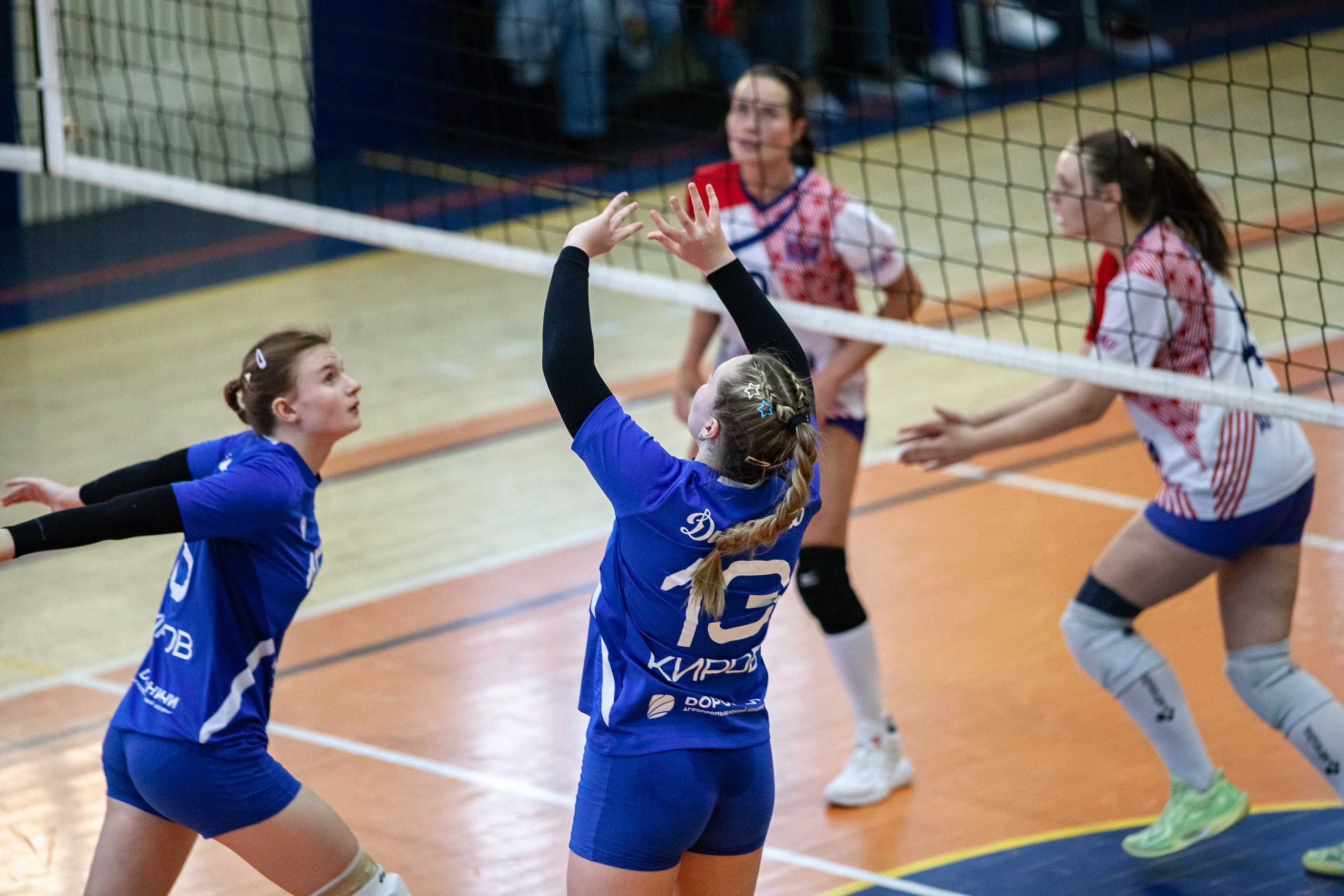 Искра (Самара) — Динамо (Киров). Фотография