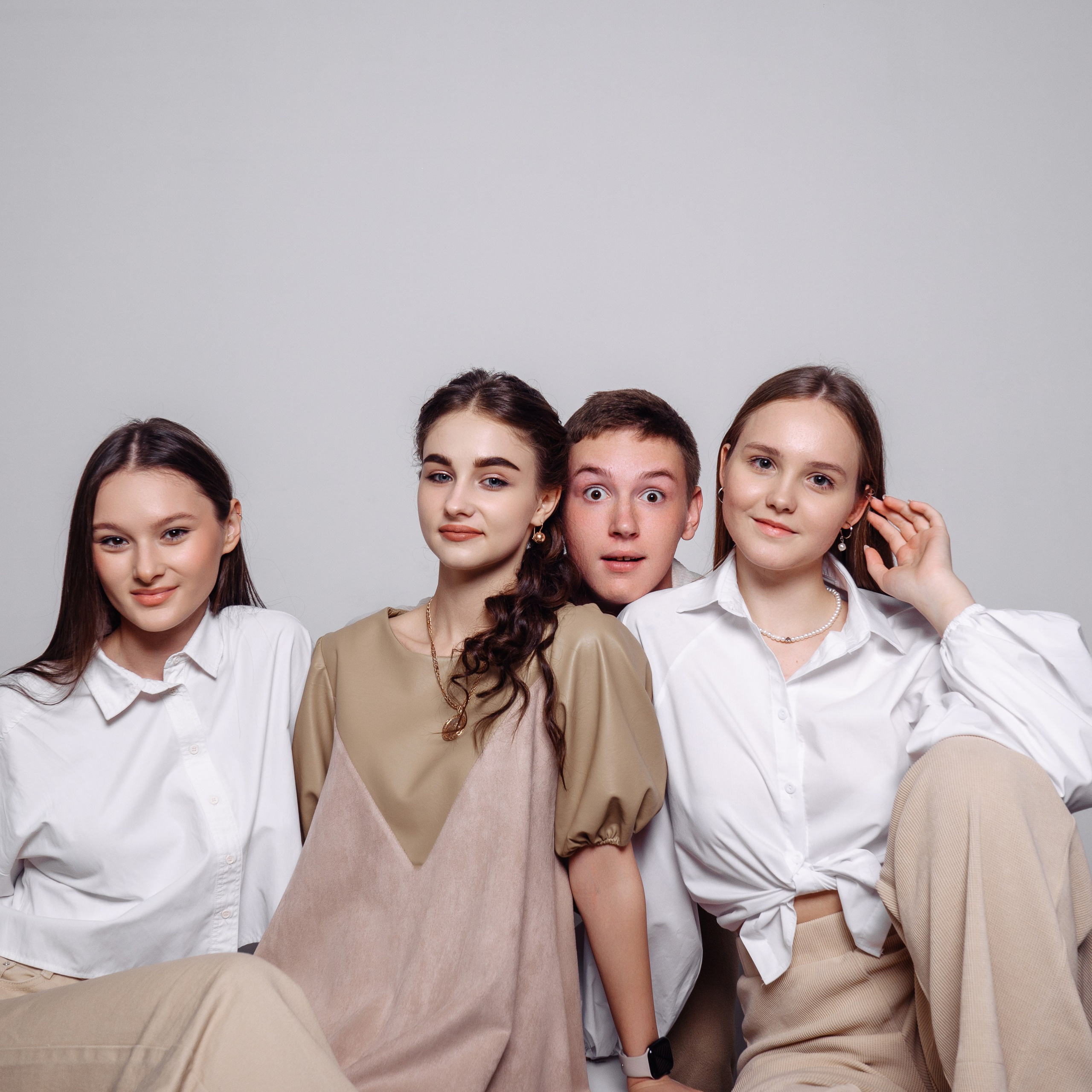 Альбомы в ФотоСтудии SelfieBox. НеФотоАльбом — выпускные альбомы Абакан Минусинск Черногорск Хакасия