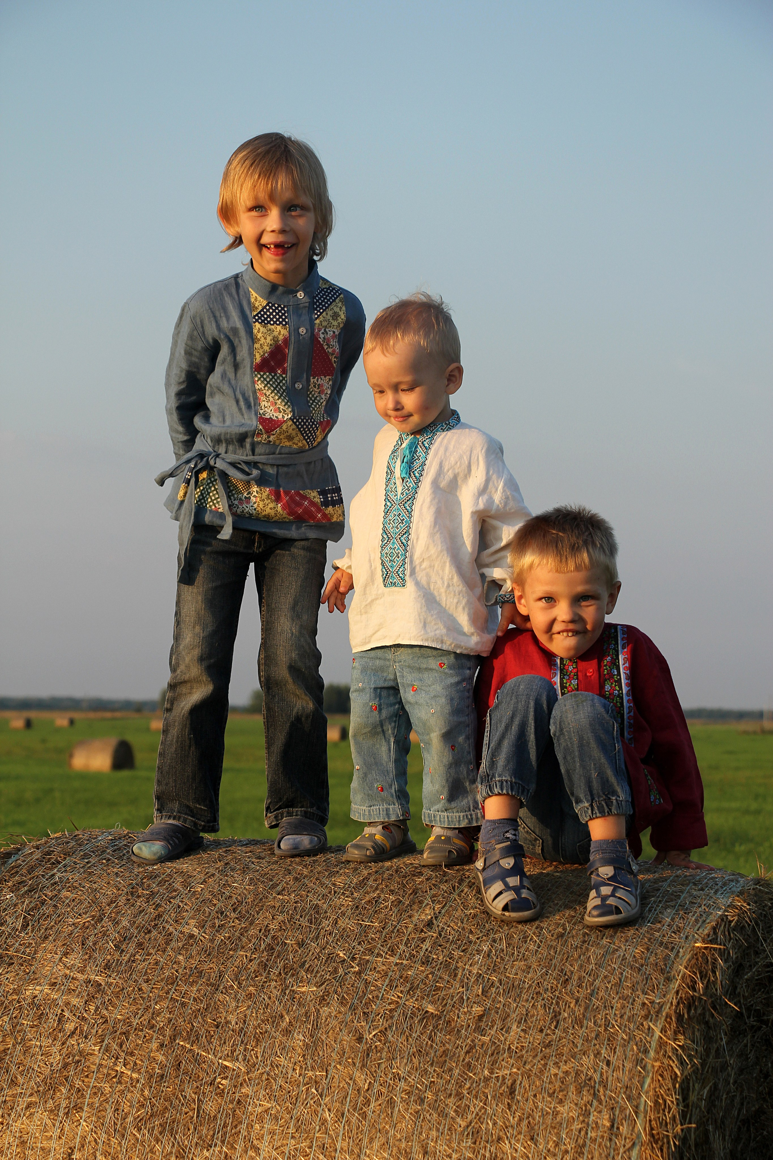 На стоге сена. Фотограф в Москве Юлия Карпова