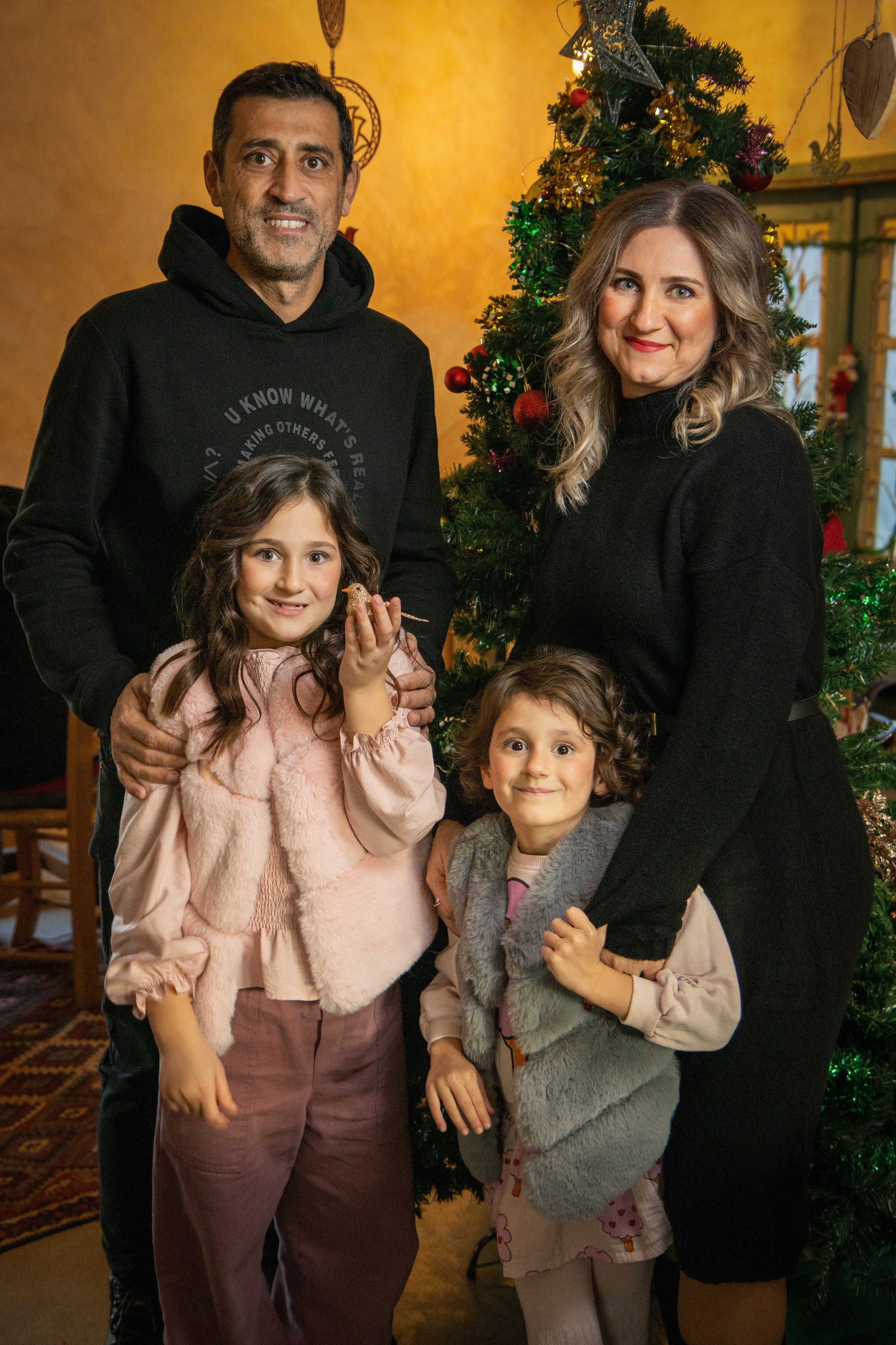 Предновогодняя семейная съемка 2024. Семейный фотограф Израиль