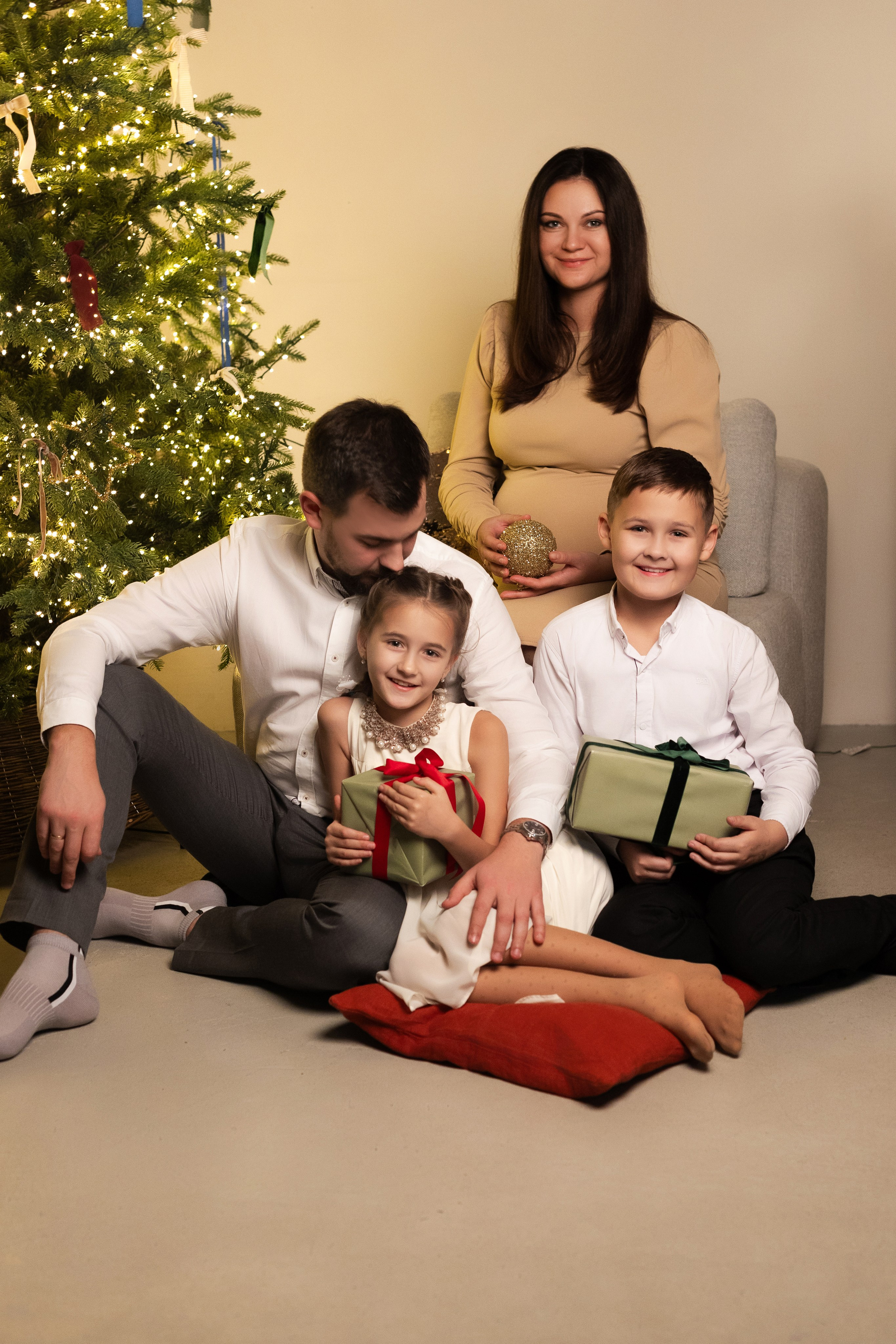 Ирина, Юрий, Влад и Милана. Фотограф ВИКА МЕДУЗА