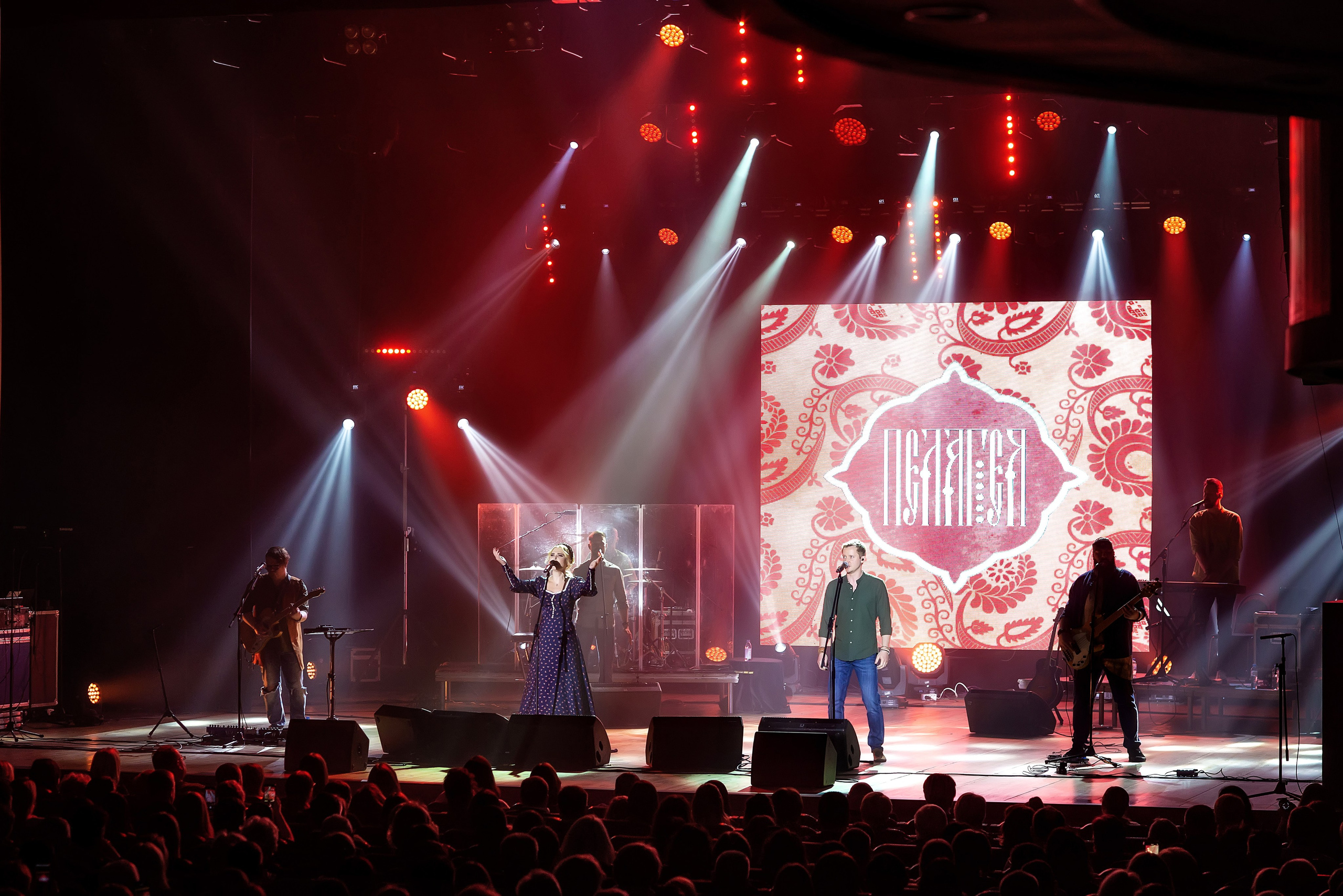 Концерт Пелагеи. Школьный, фэшн фотограф в Тюмени и в России Ирина Королева